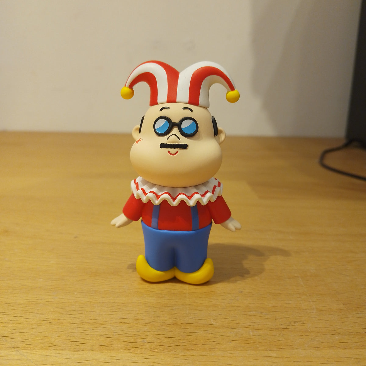 Pierrot Boss - Circus Series by LINE x POP MART