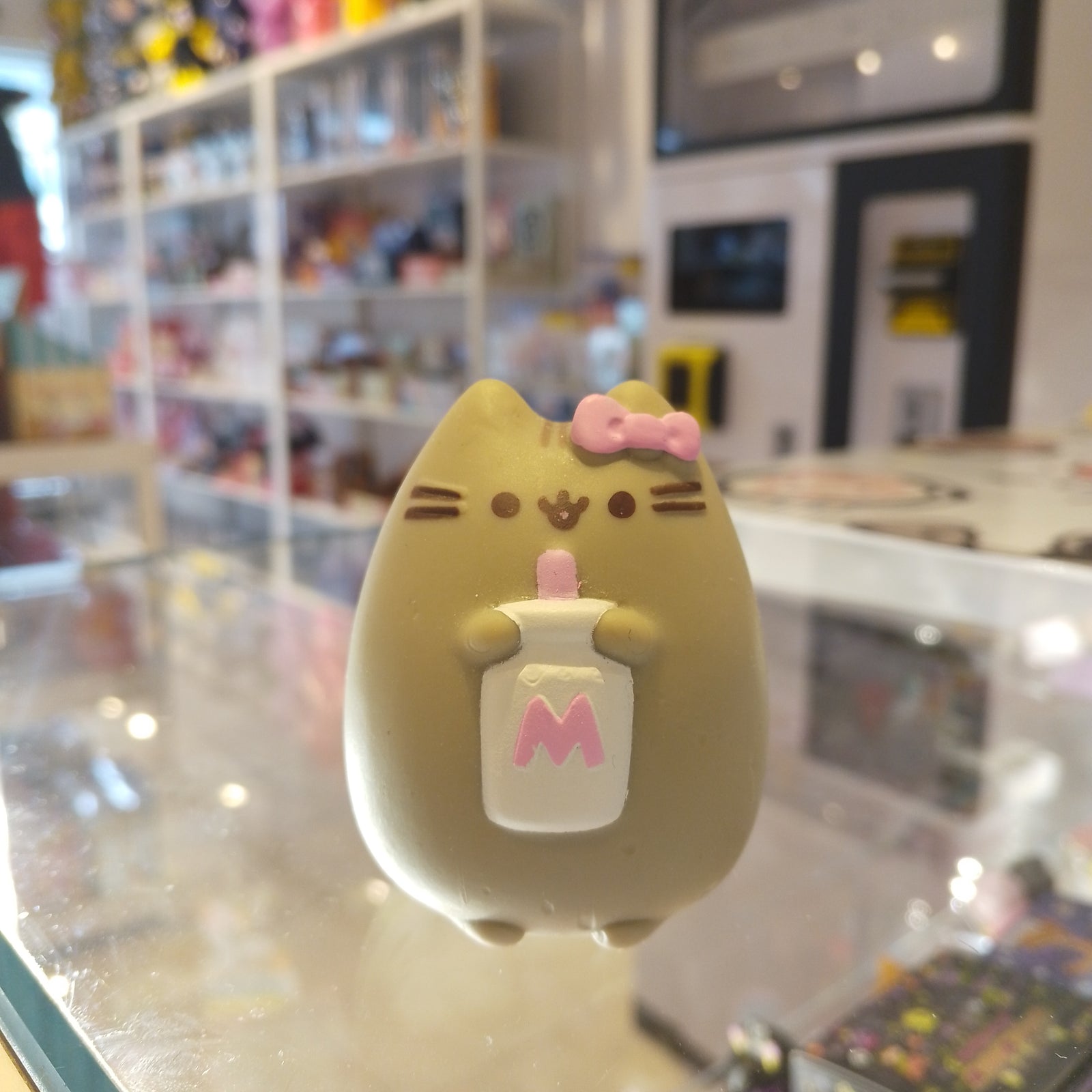 Pusheen with Milk - Hello Kitty x Pusheen Surprise Squishy