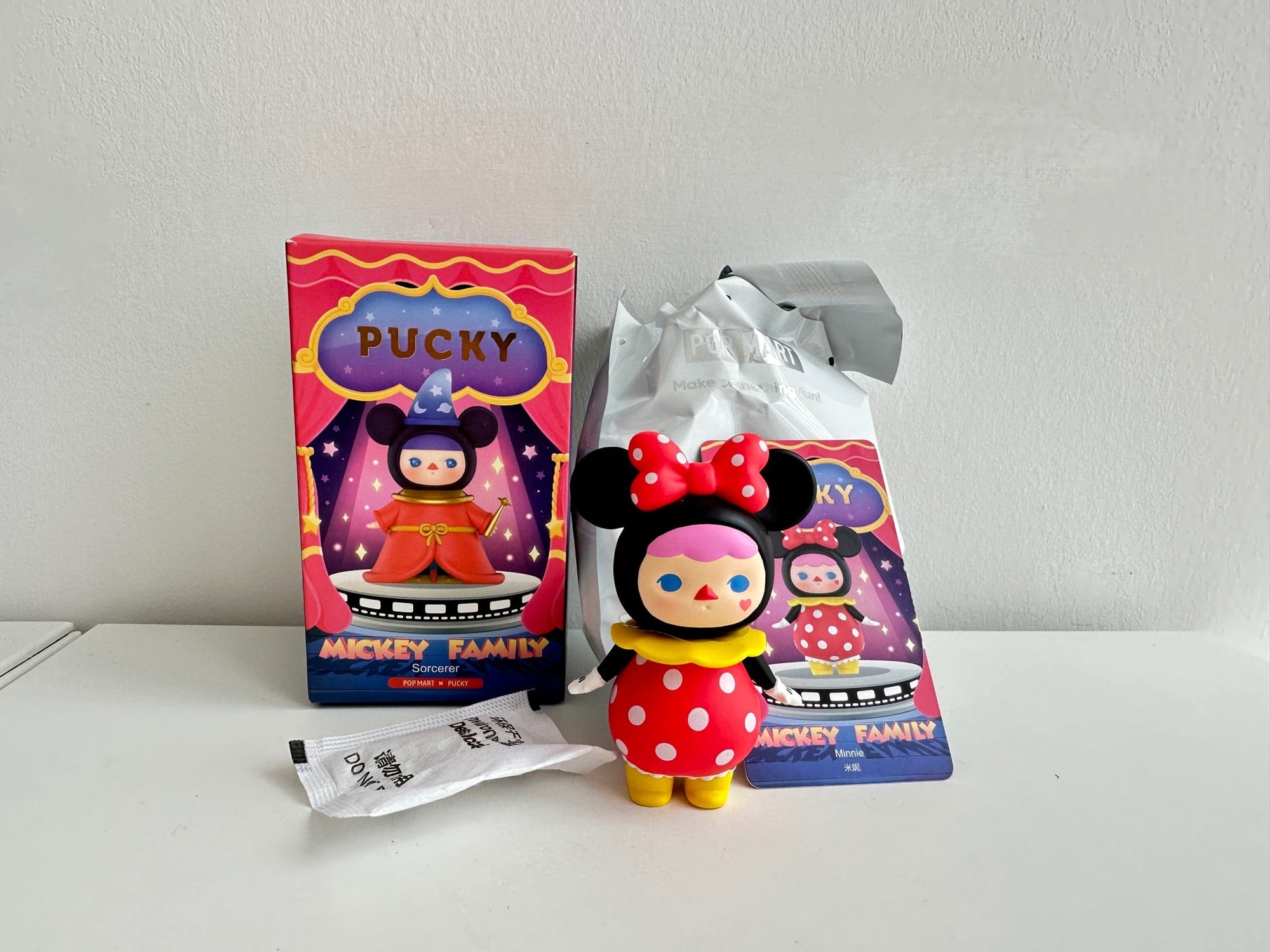 Minnie - Pucky Mickey Family Series by POP MART - 1