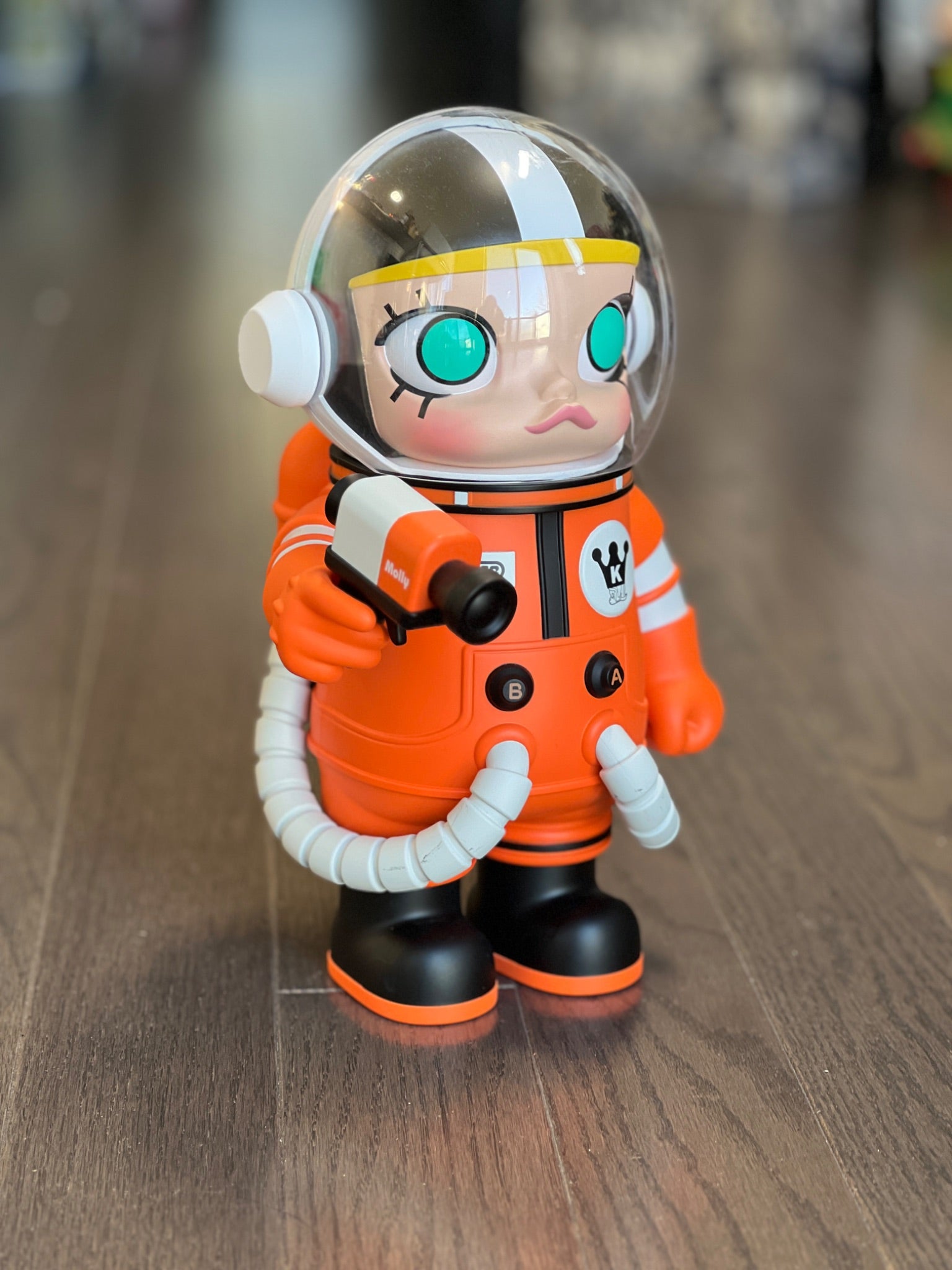 Pop Mart MEGA Space Molly Return Series 400% Space”S” (Orange) - 1