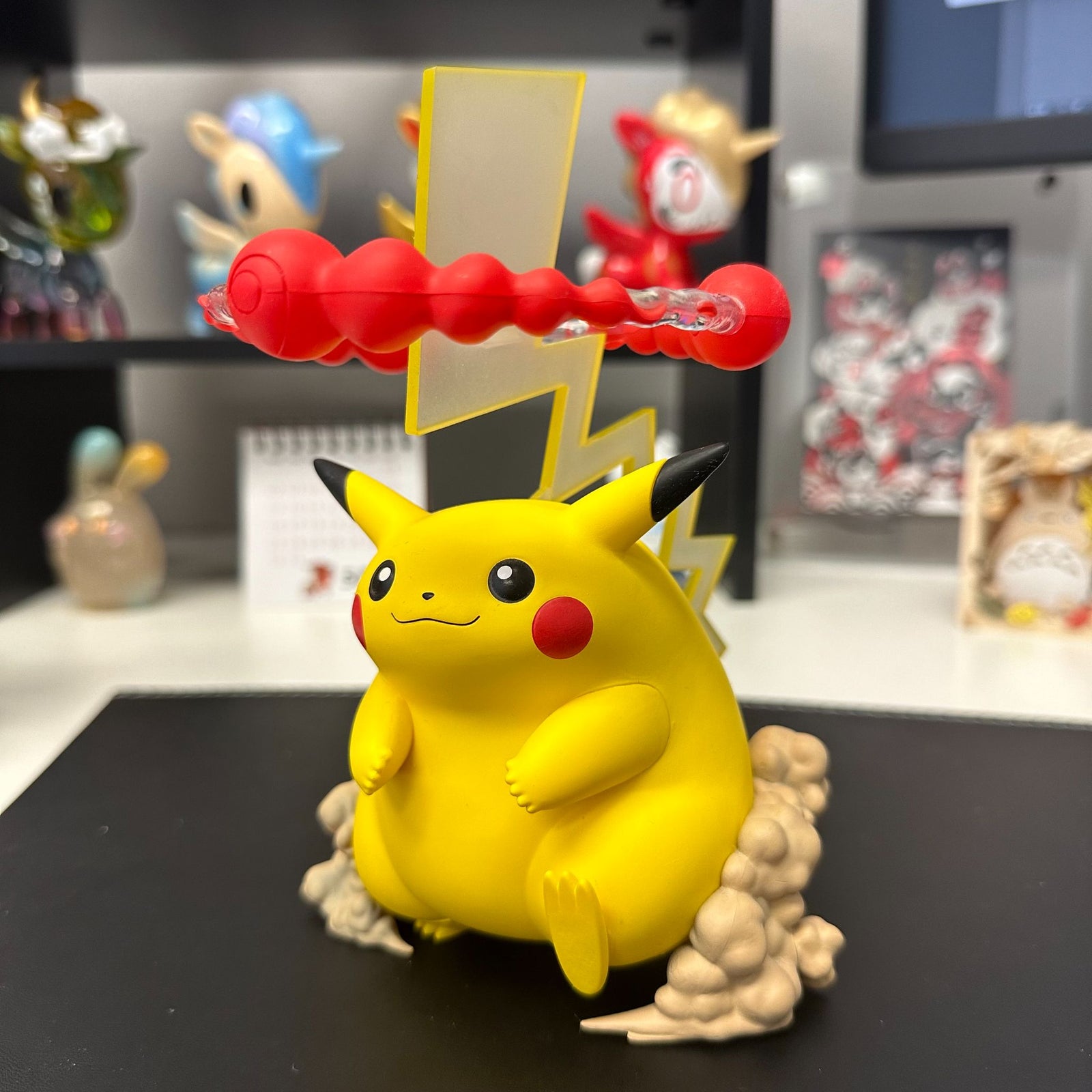 Pokémon Celebrations Premium Figure (Pikachu VMAX) - 1