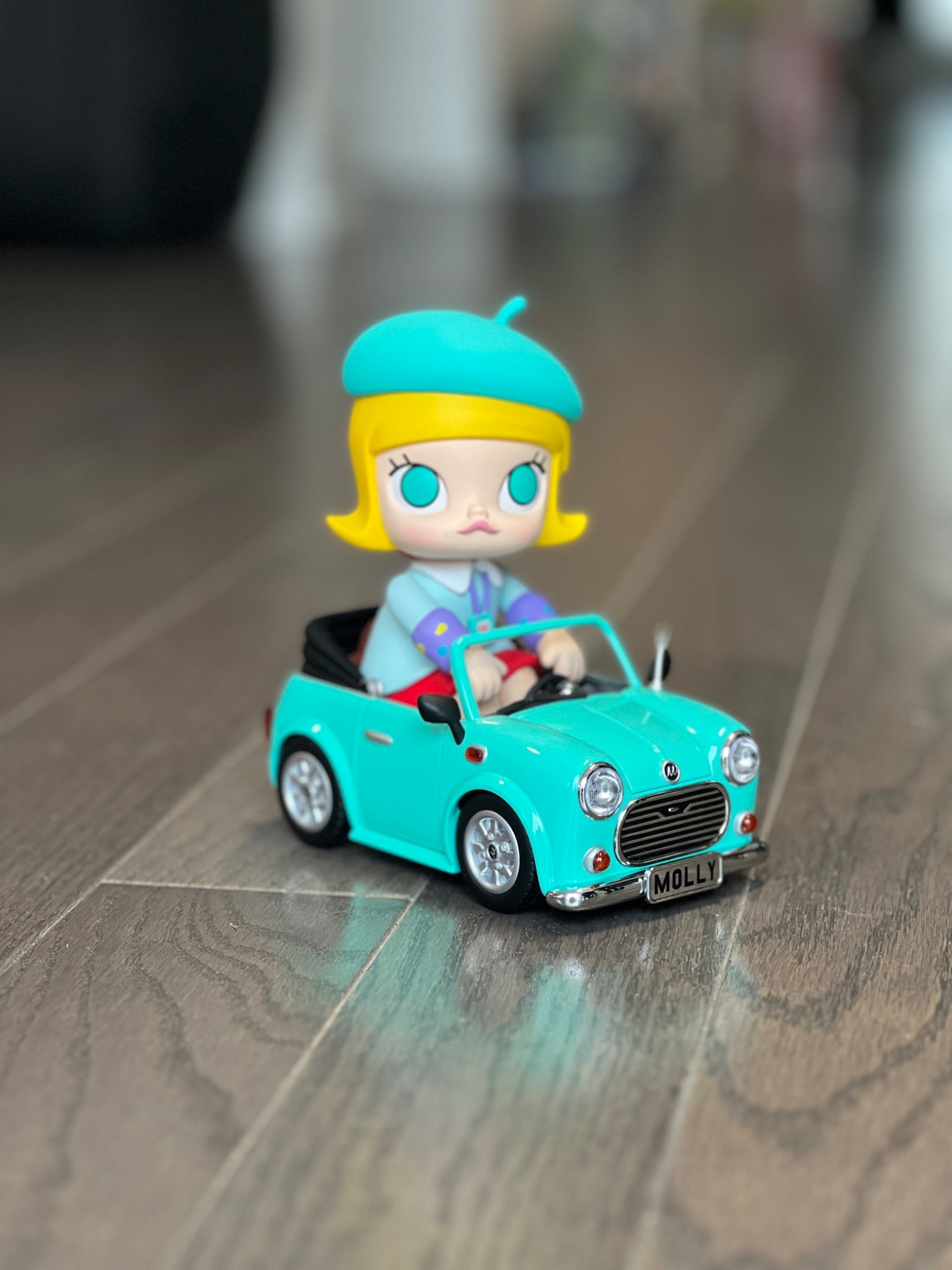 Pop Mart Molly Mint Car Car - 1