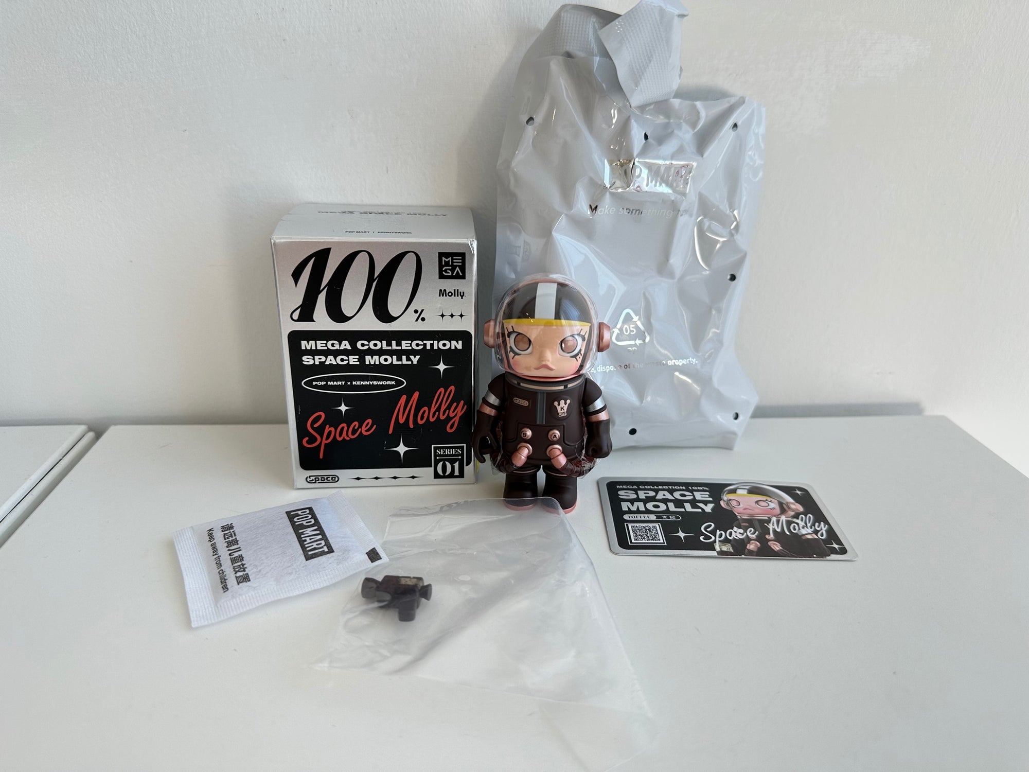 Toffee - MEGA Collection 100% Space Molly Series 1 Blind Box by POP MART - 1