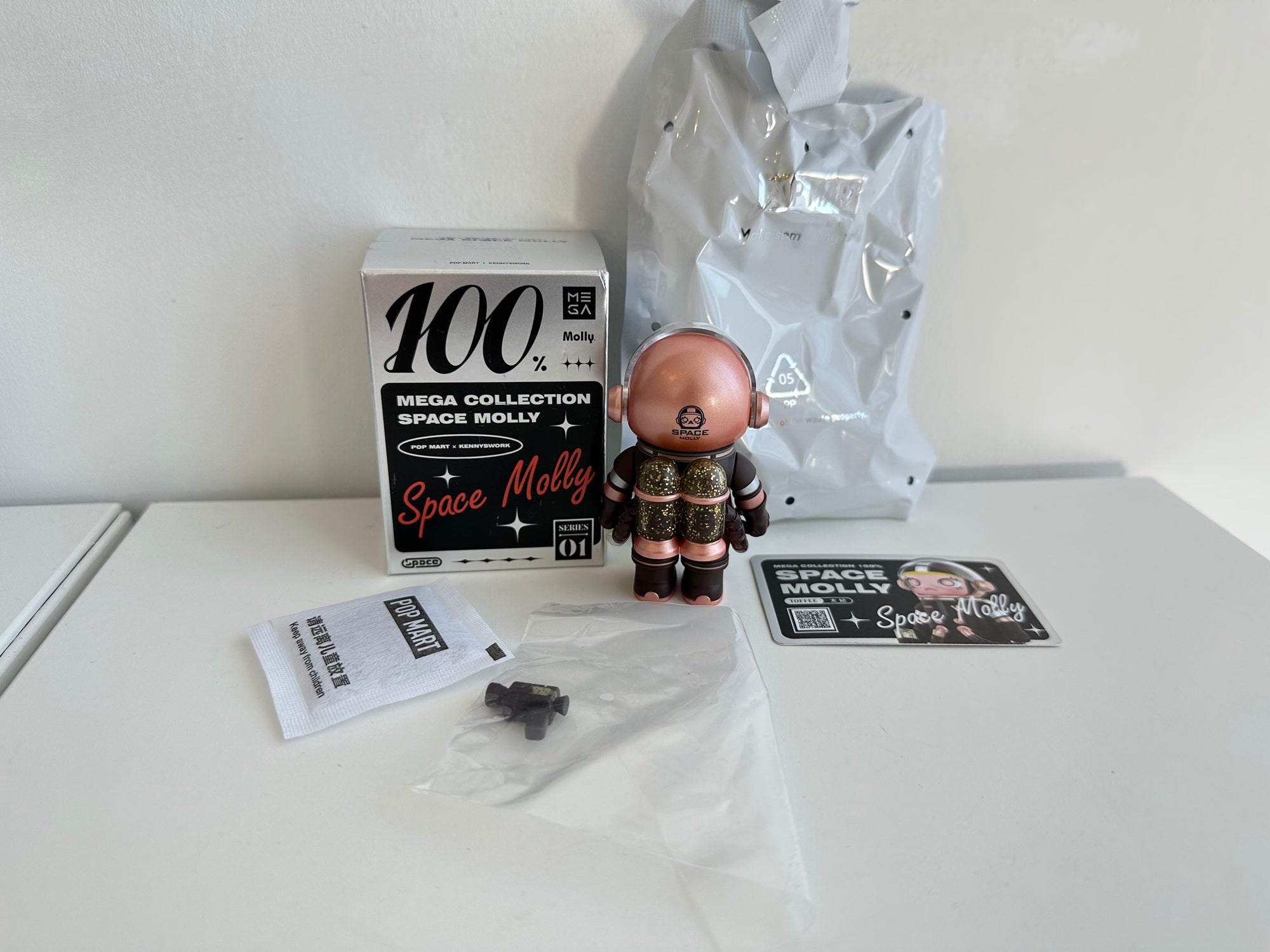 Toffee - MEGA Collection 100% Space Molly Series 1 Blind Box by POP MART - 3