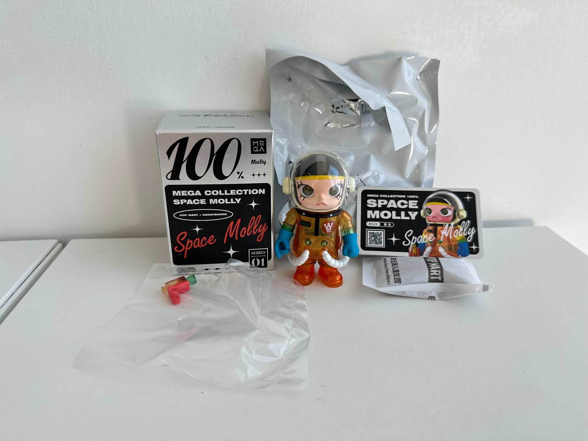 Jelly - MEGA Collection 100% Space Molly Series 1 Blind Box by POP MART - 1