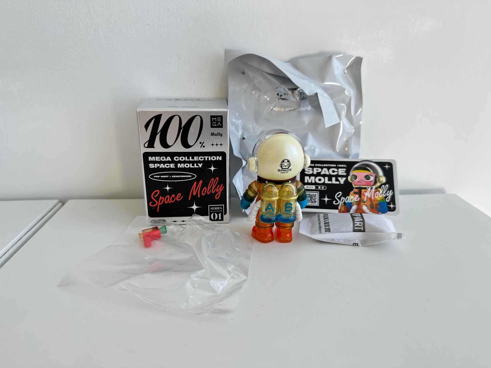 Jelly - MEGA Collection 100% Space Molly Series 1 Blind Box by POP MART - 3