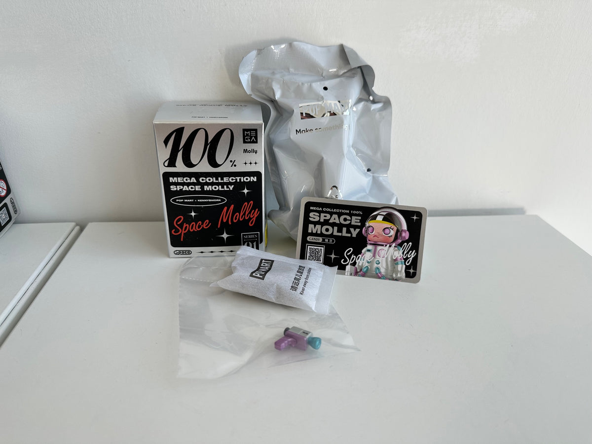 Candy - MEGA Collection 100% Space Molly Series 1 Blind Box by POP MART - 1