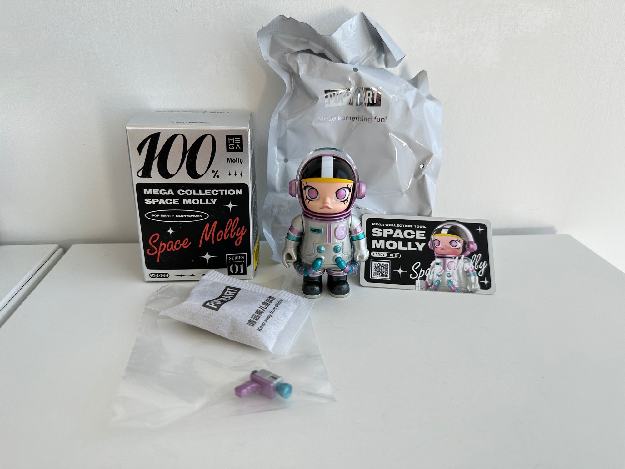 Candy - MEGA Collection 100% Space Molly Series 1 Blind Box by POP MART - 1