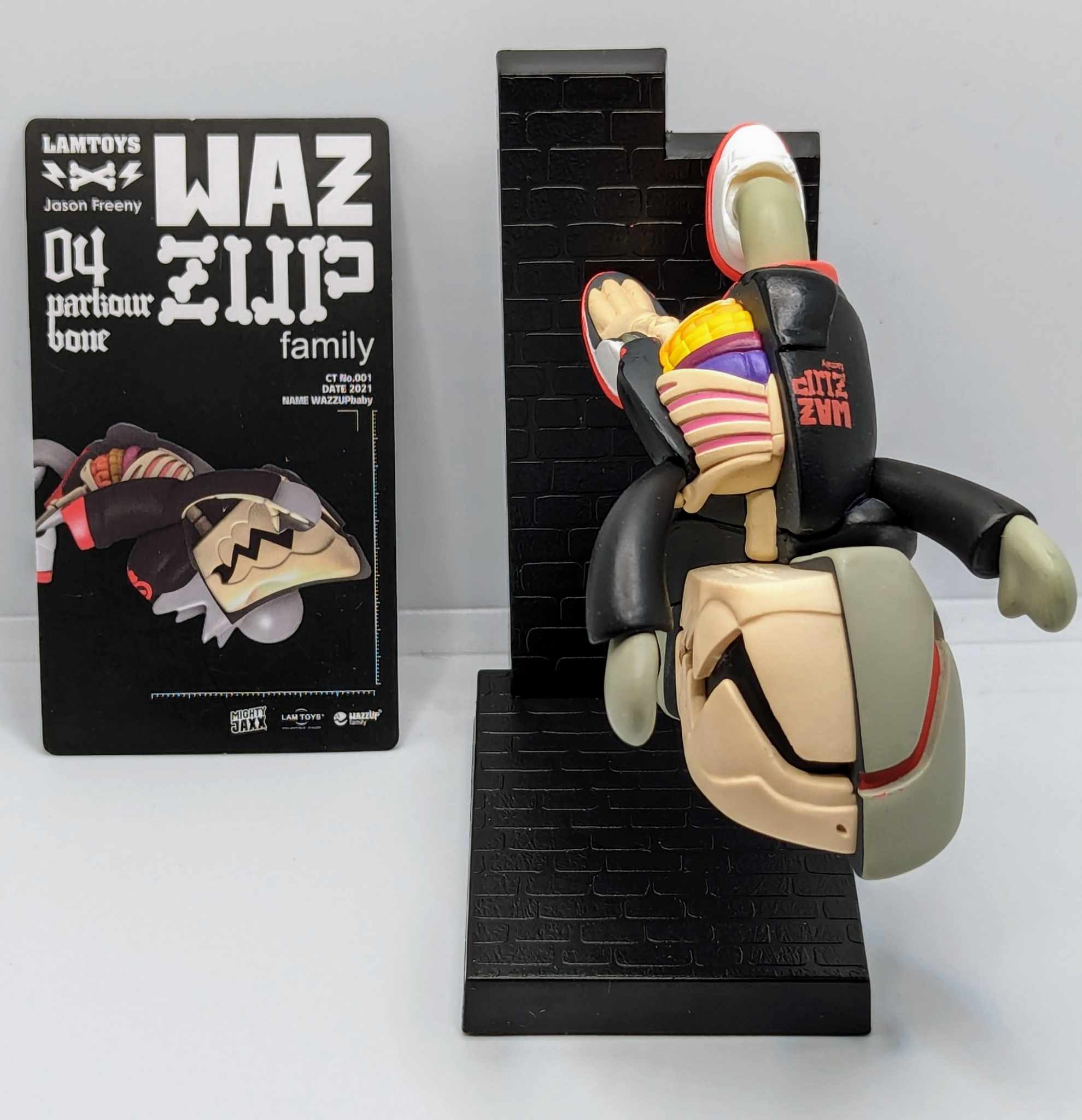 Parkour Bone - WAZZbone Squad Chameleon Series - Lam Toys x Mighty Jaxx - 1