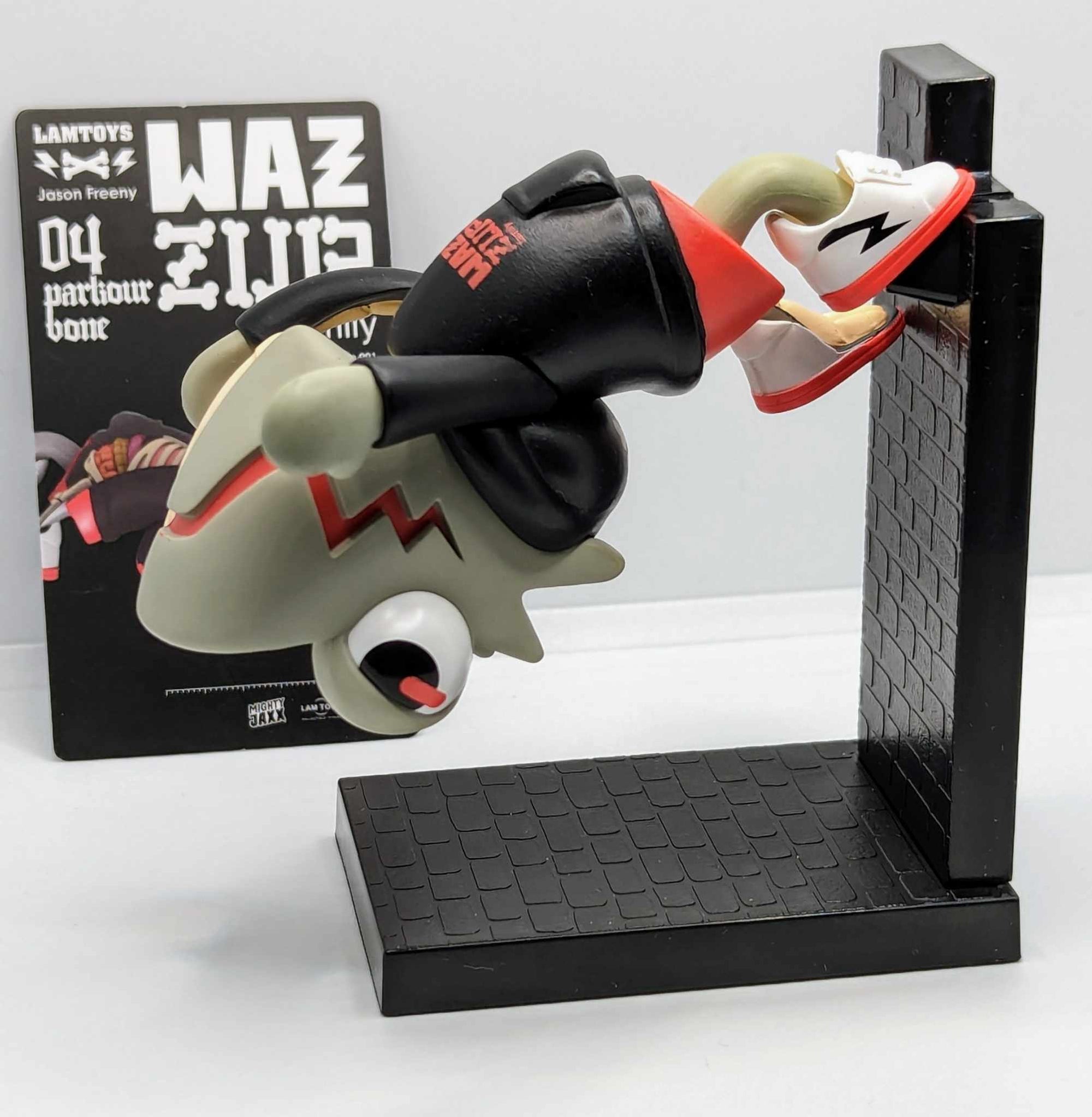 Parkour Bone - WAZZbone Squad Chameleon Series - Lam Toys x Mighty Jaxx - 1