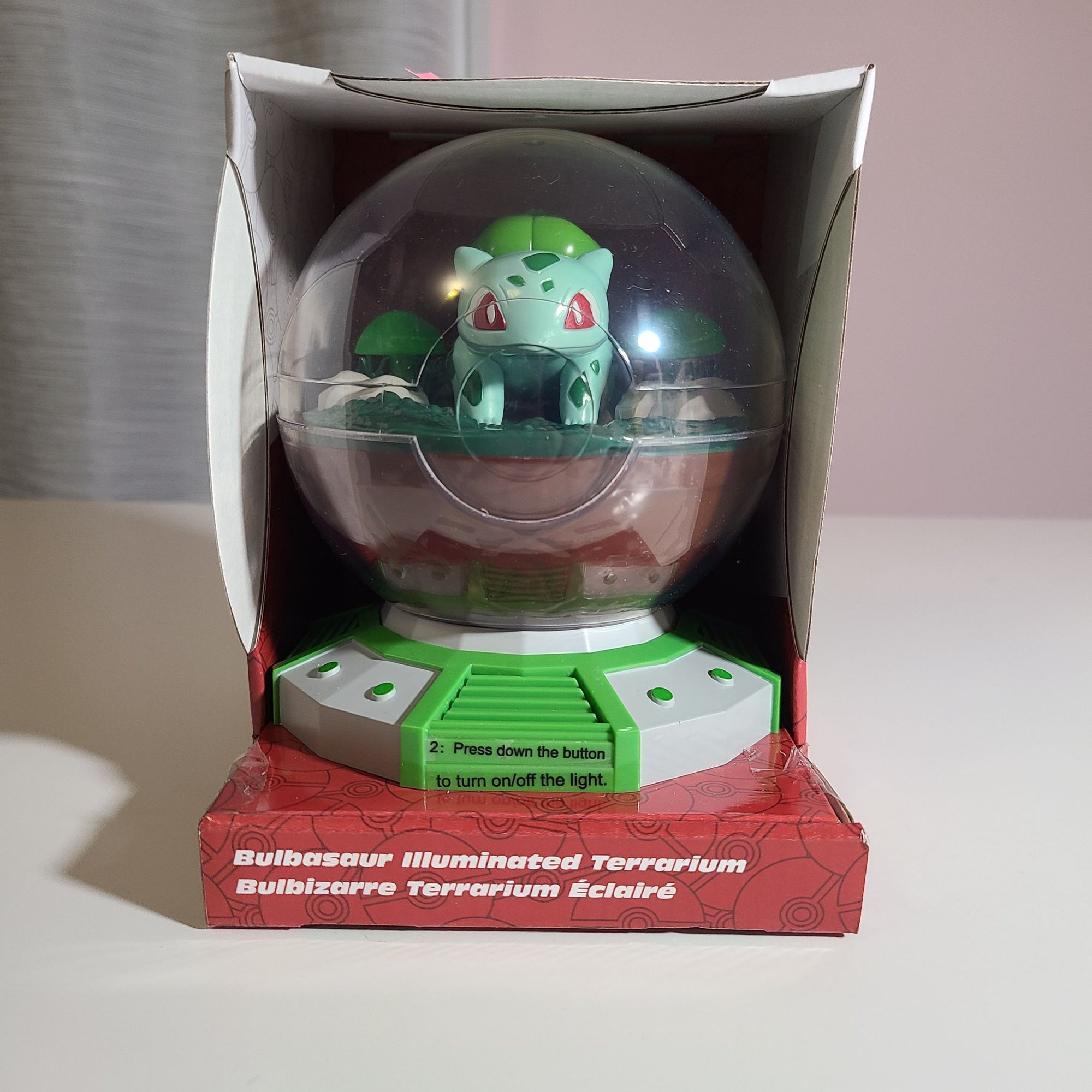 Bulbasaur Illuminated Terrarium by Nintendo Pokemon  - 1