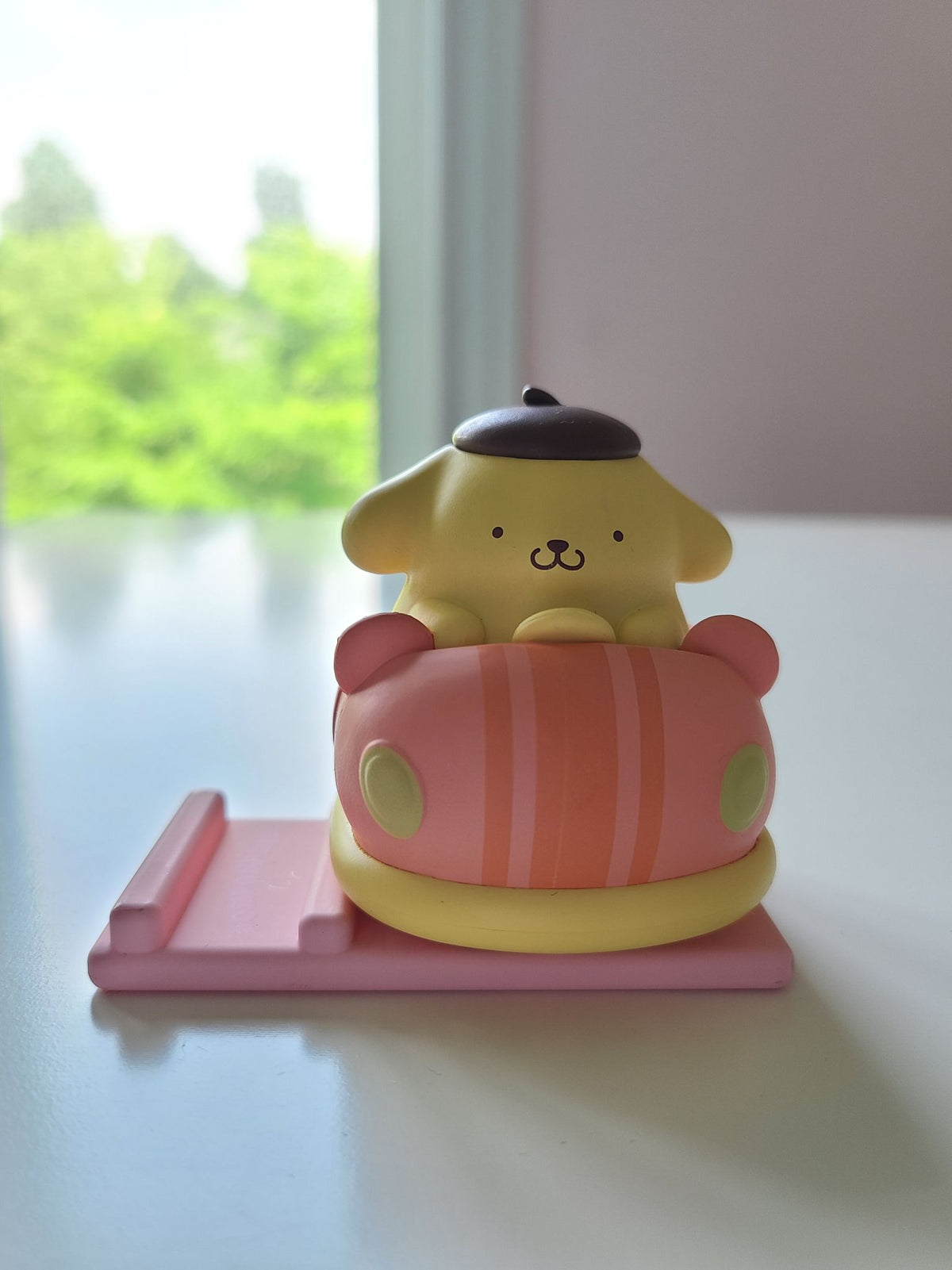 Pompompourin Phone Stand - Sanrio Amusement Park Desktop Ornaments by Langbowang - 1