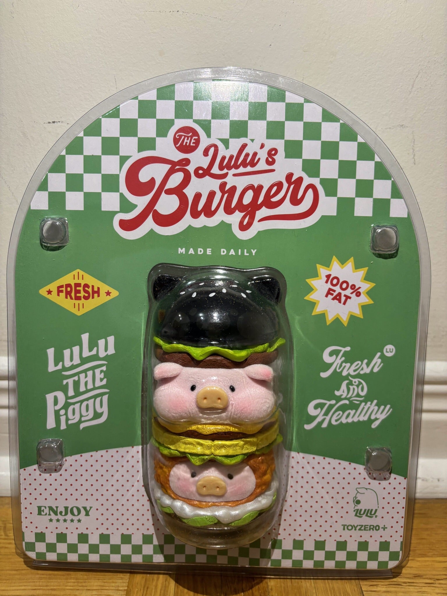 Lulu the Piggy Burger Figure - Golden Black Burger - 1