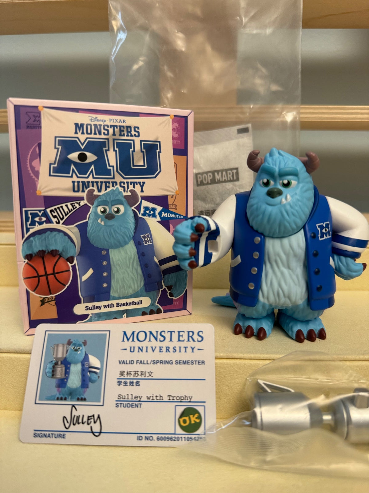 Pop Mart Disney Pixar Monsters University - Sully with Trophy - 1