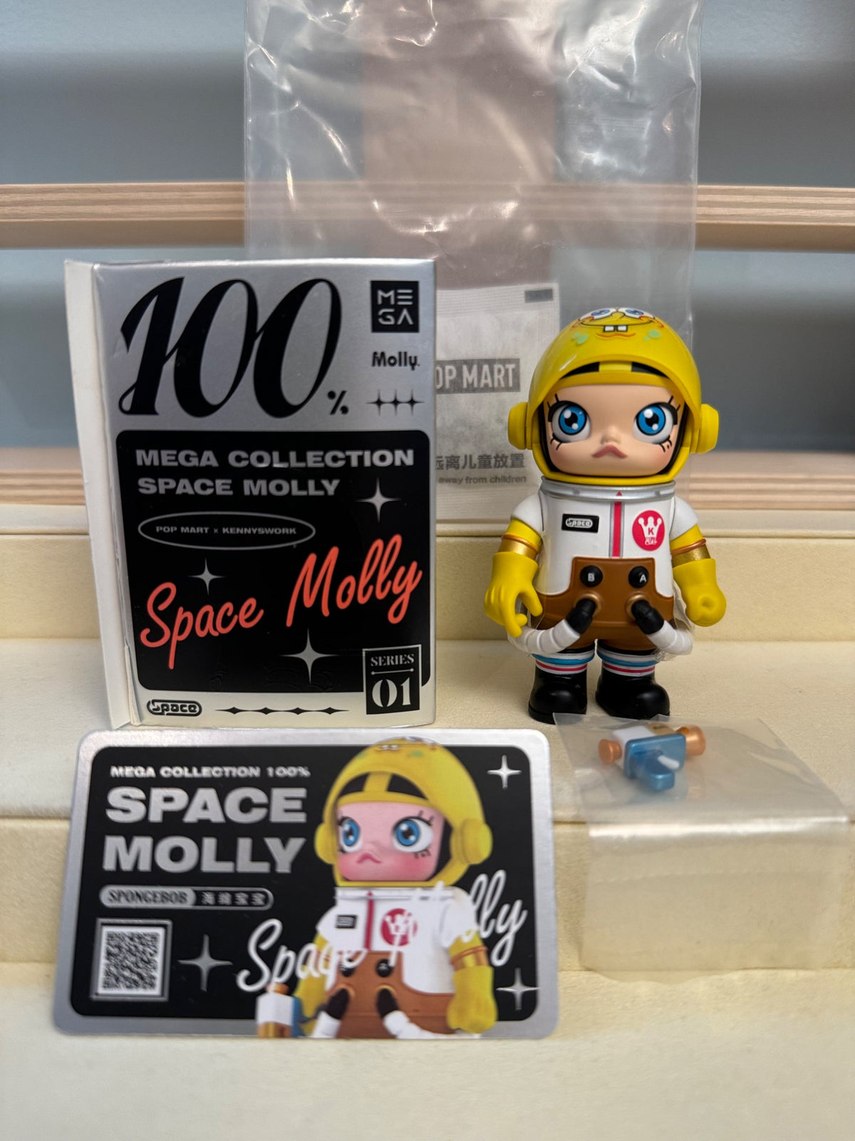 Pop Mart Space Molly 100% Series 01 - SpongeBob - 1