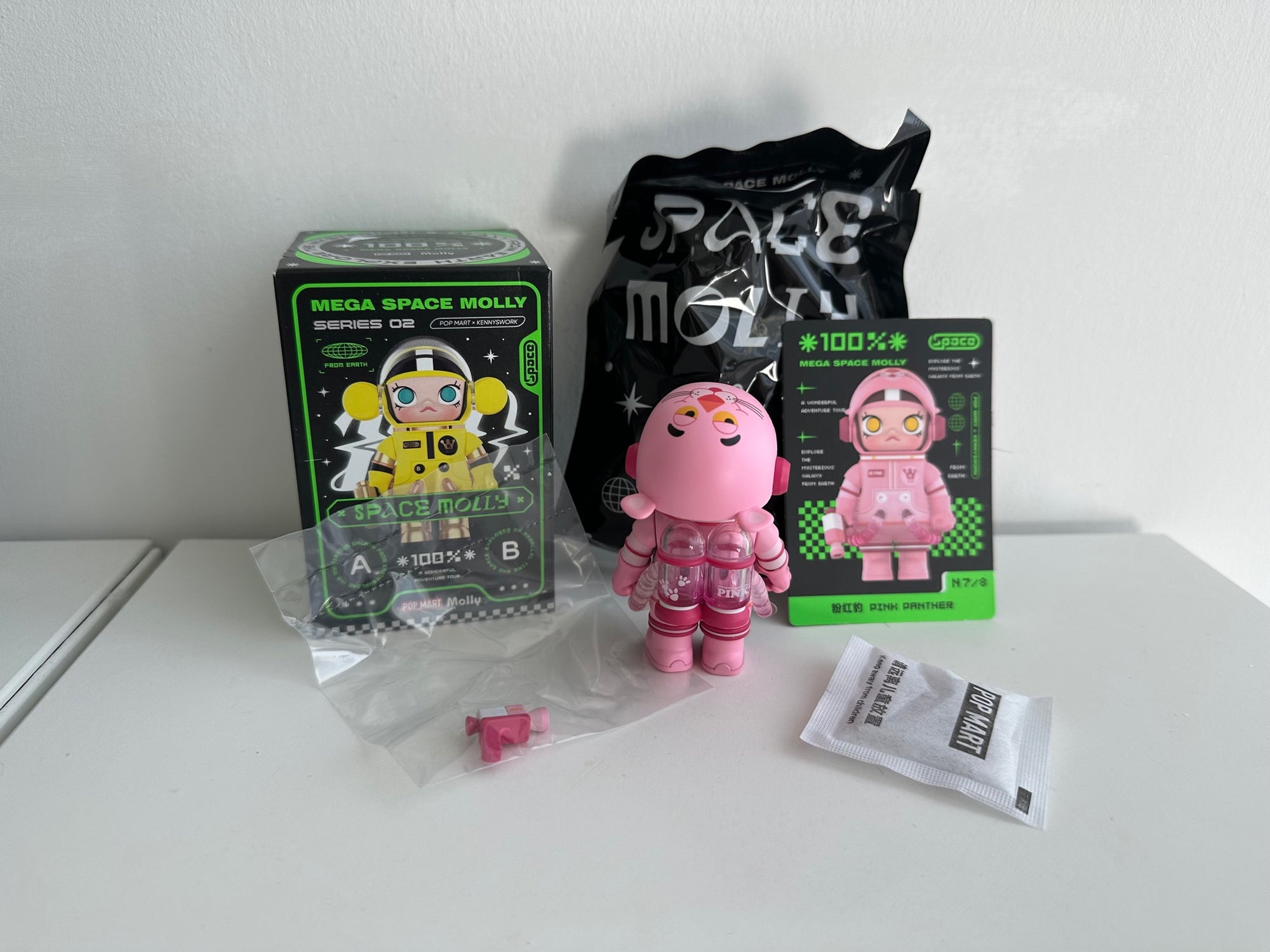 PINK PANTHER - MEGA SPACE MOLLY 100% Series 2-B by POP MART - 3