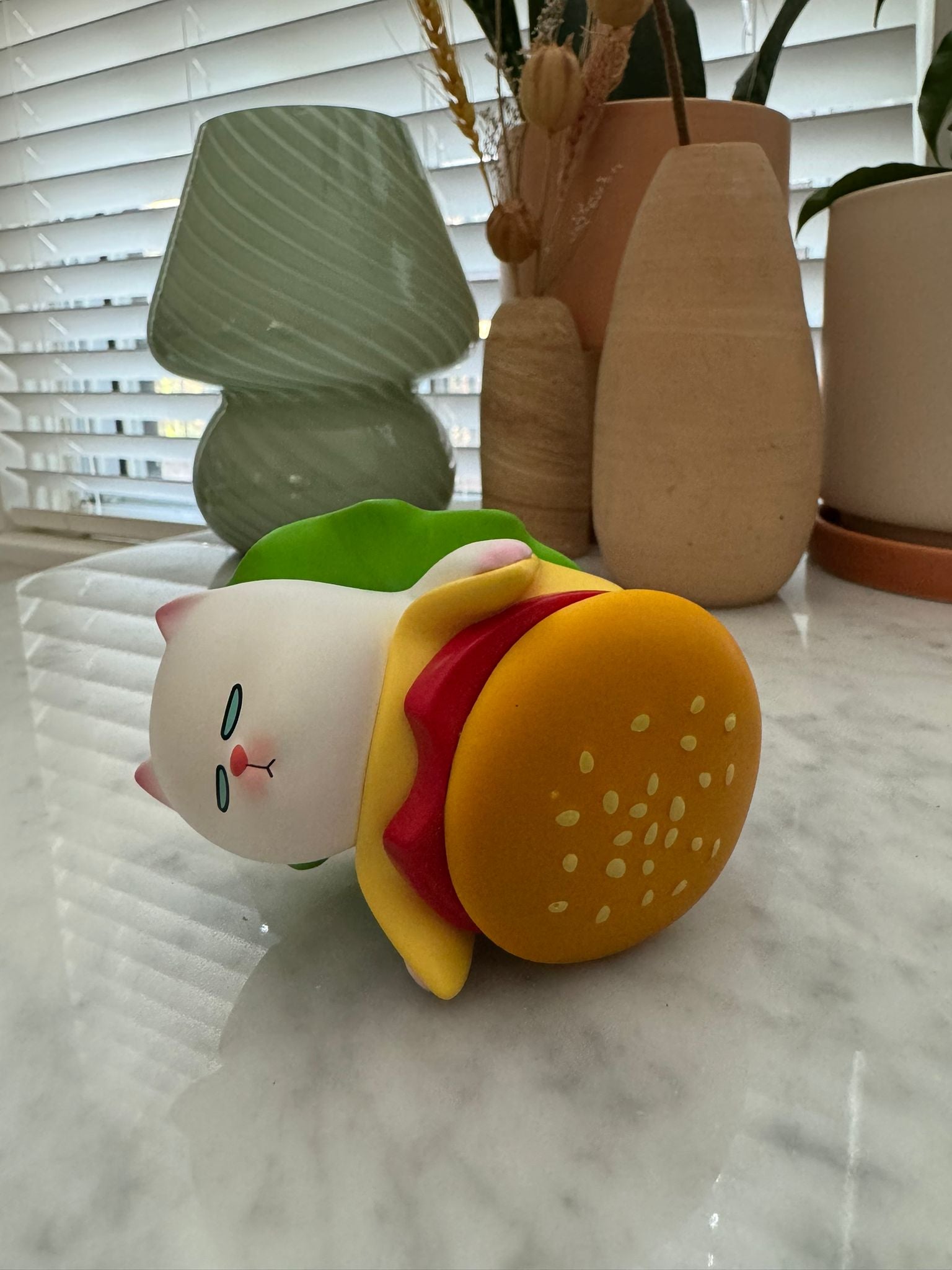 Popmart x Vivicat Sweet and Delicate Series Hamburger - 1