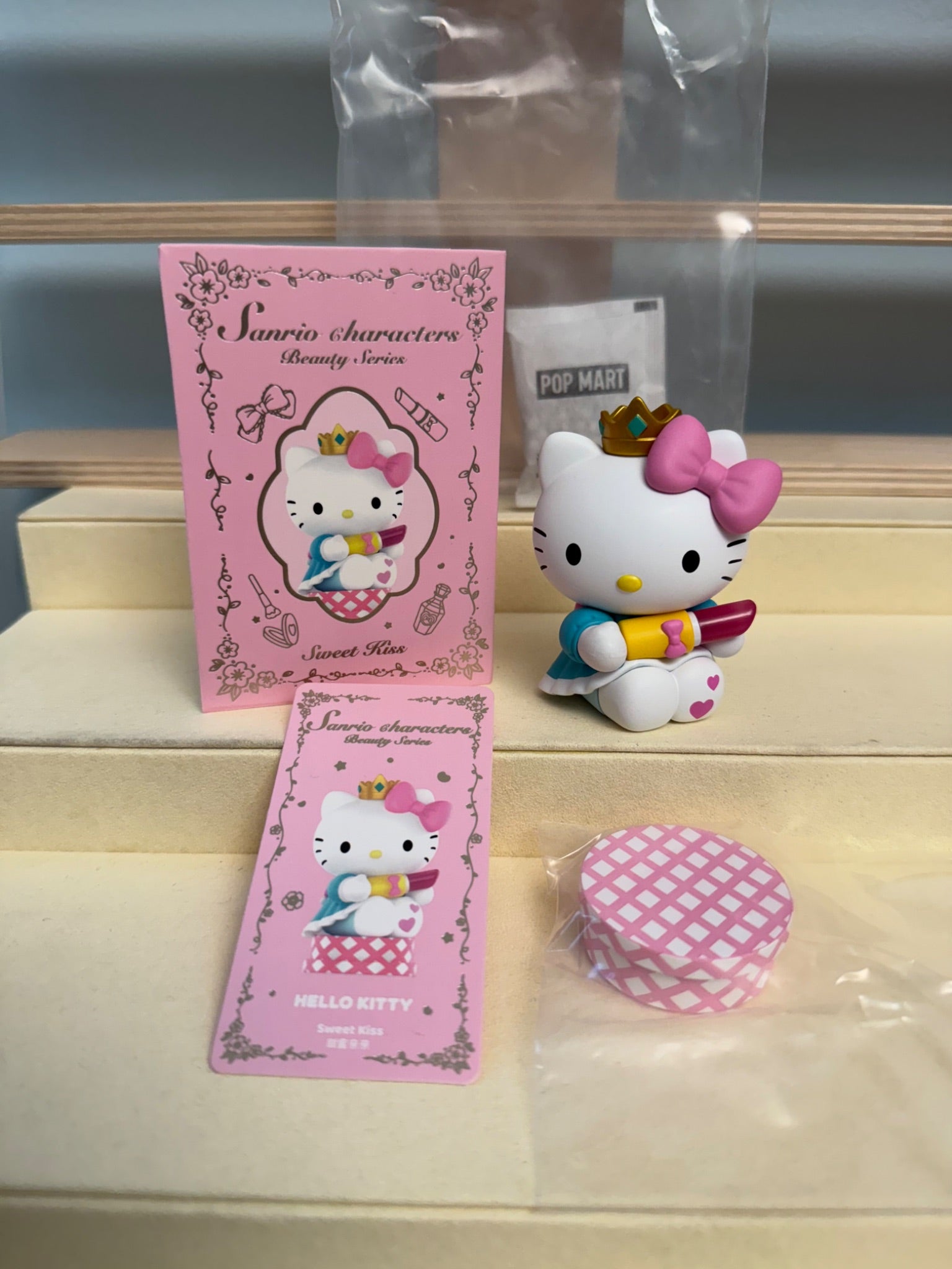 Pop Mart Sanrio Characters Beauty Series - Sweet Kiss - 1