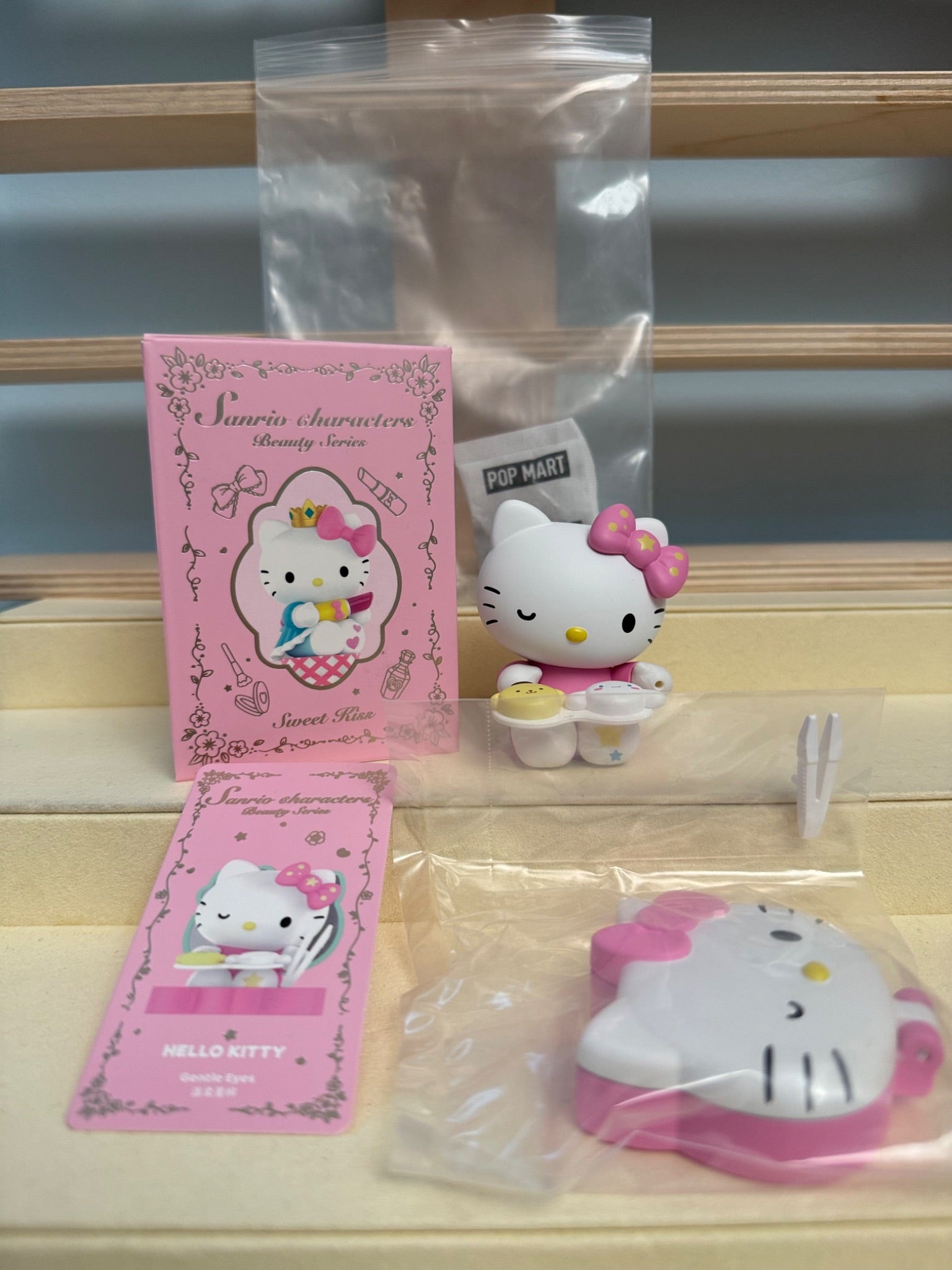 Pop Mart Sanrio Characters Beauty Series - Hello Kitty Gentle Eyes - 1