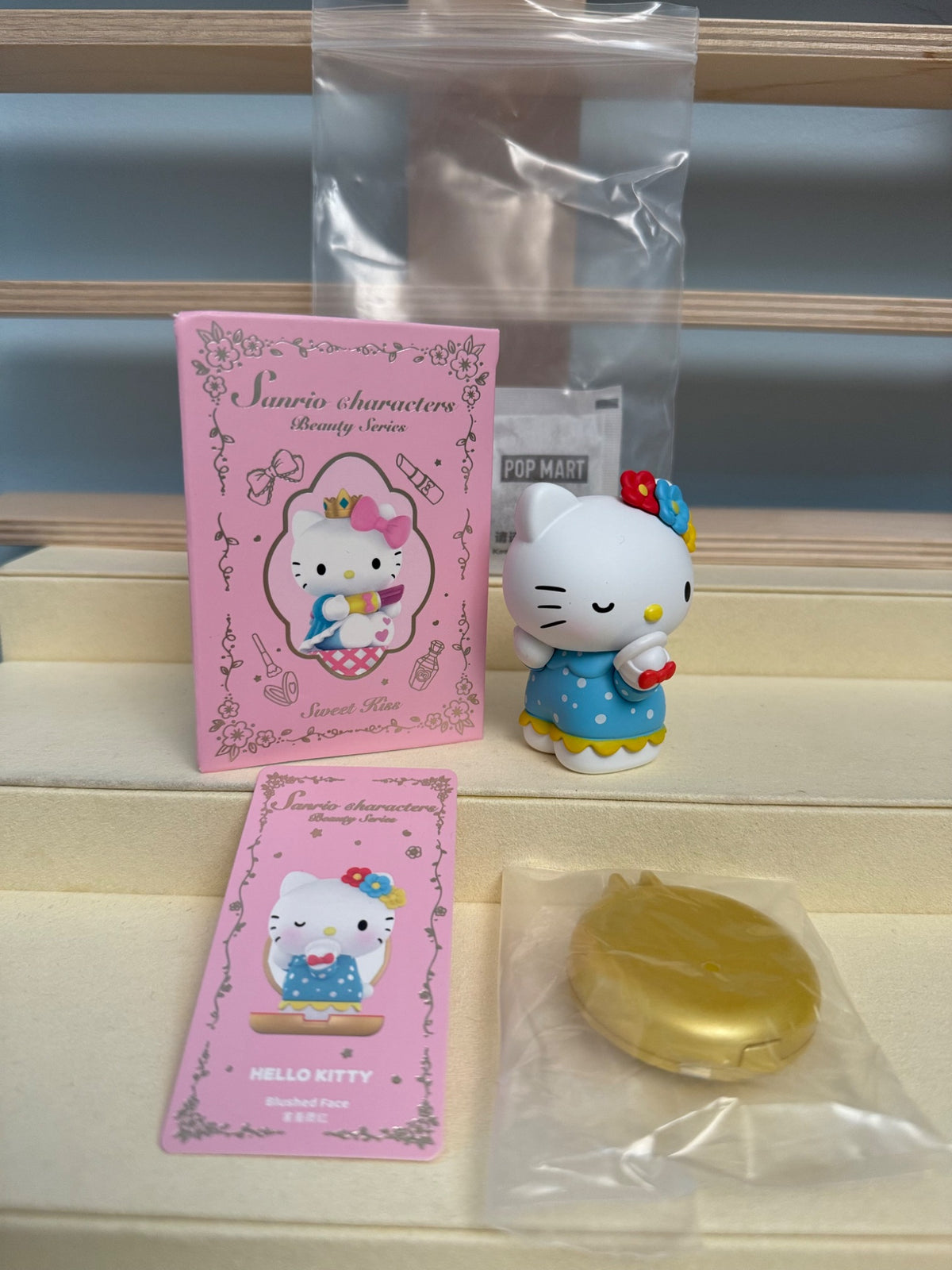 Pop Mart Sanrio Characters Beauty Series - Hello Kitty Blushed Face - 1