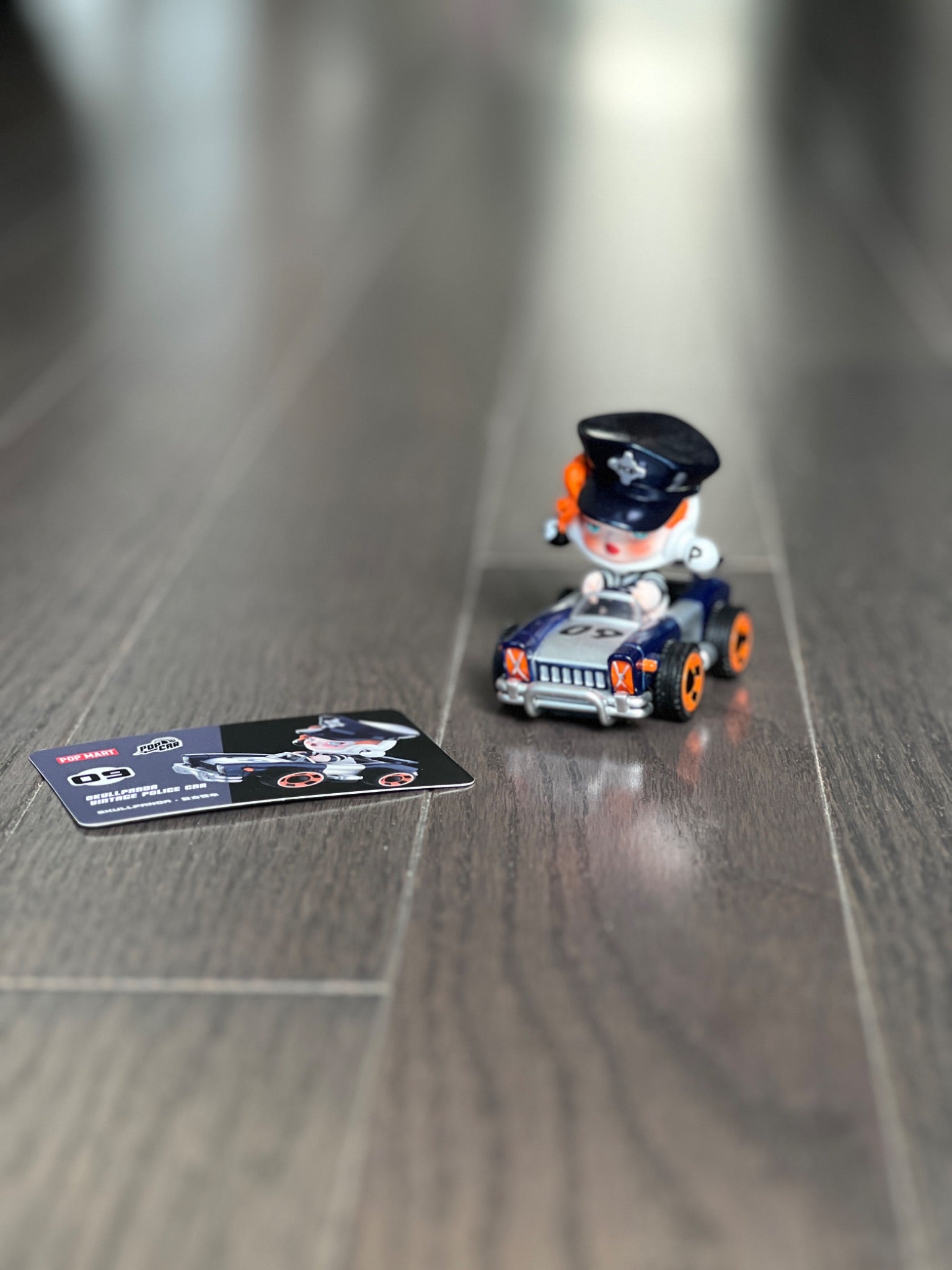 Skullpanda Vintage police car - POP MART POPCAR Super Track Series Blind Box - 1