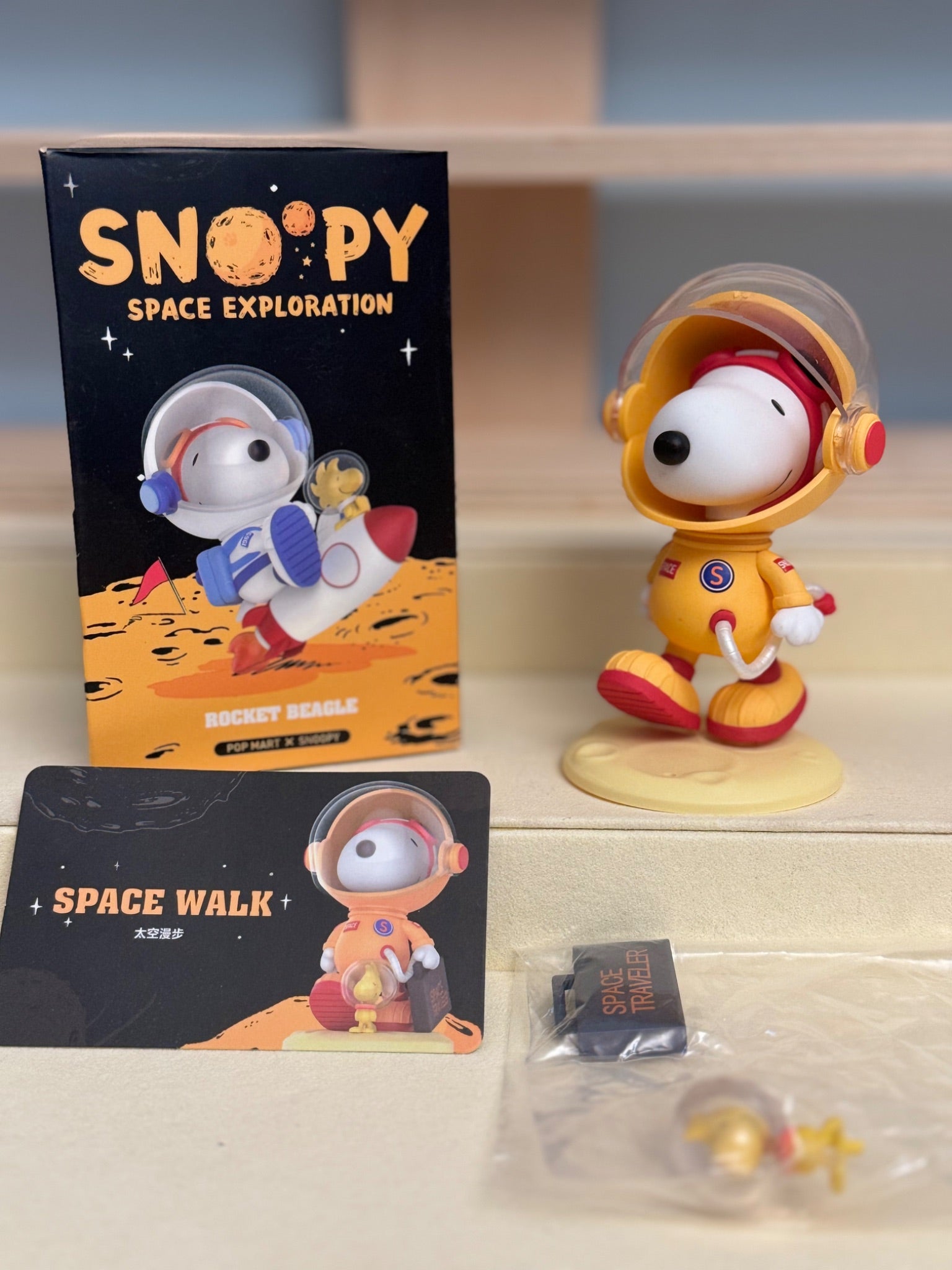 Space Walk - Pop Mart Snoopy Space Exploration - 1