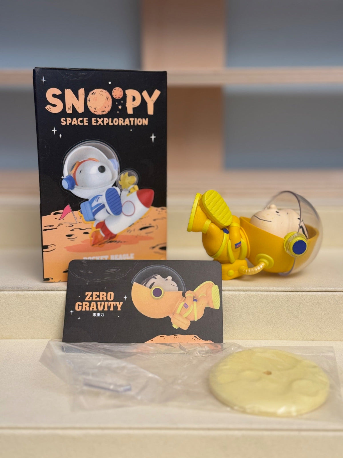 Zero Gravity - Pop Mart Snoopy Space Exploration - 1