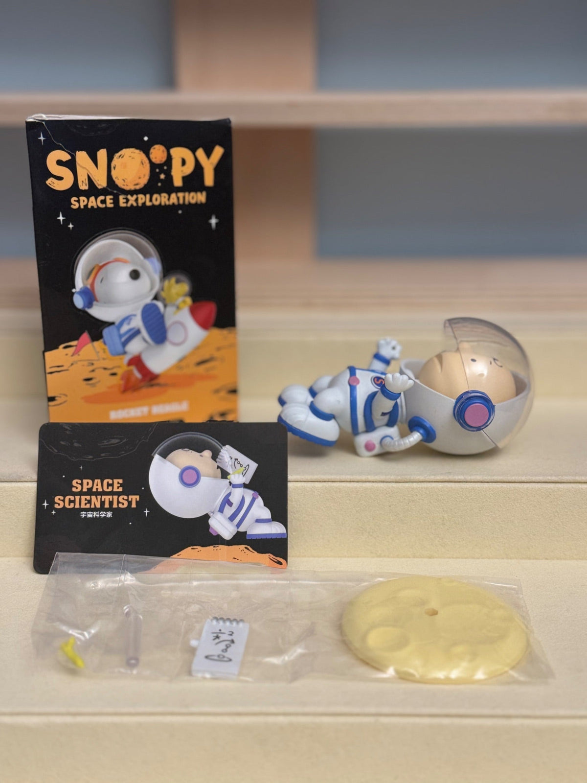 Space Scientist - Pop Mart Snoopy Space Exploration - 1