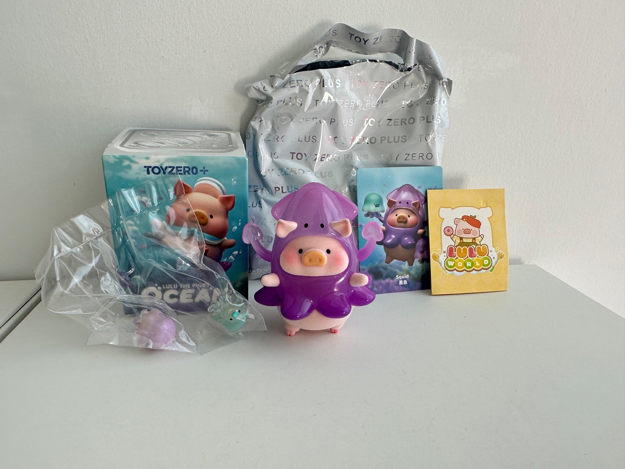 Squid - LULU THE PIGGY - OCEAN SERIES BLIND BOX by TOYZER0+ - 1