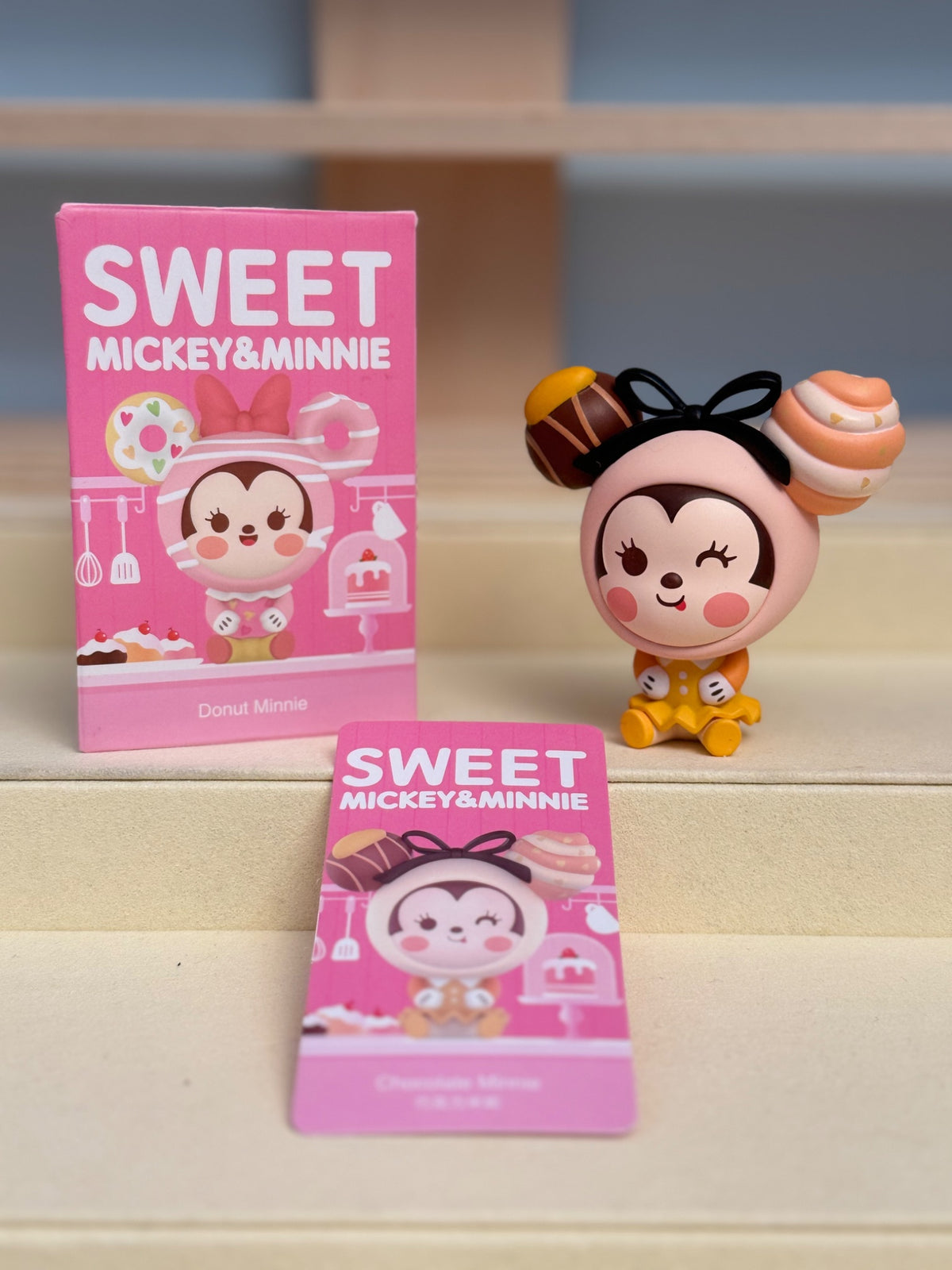 Chocolate Minnie - Sweet Mickey &amp; Minnie Series - Pop Mart Disney - 1