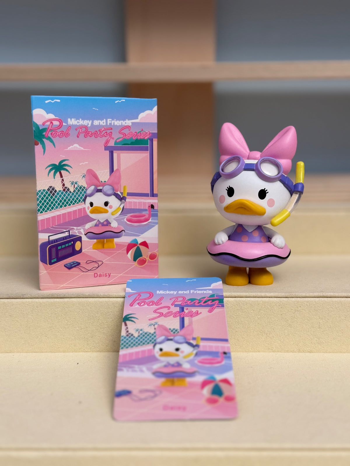 Daisy - Pool Party Series - Mickey and Friends - Pop Mart Disney - 1