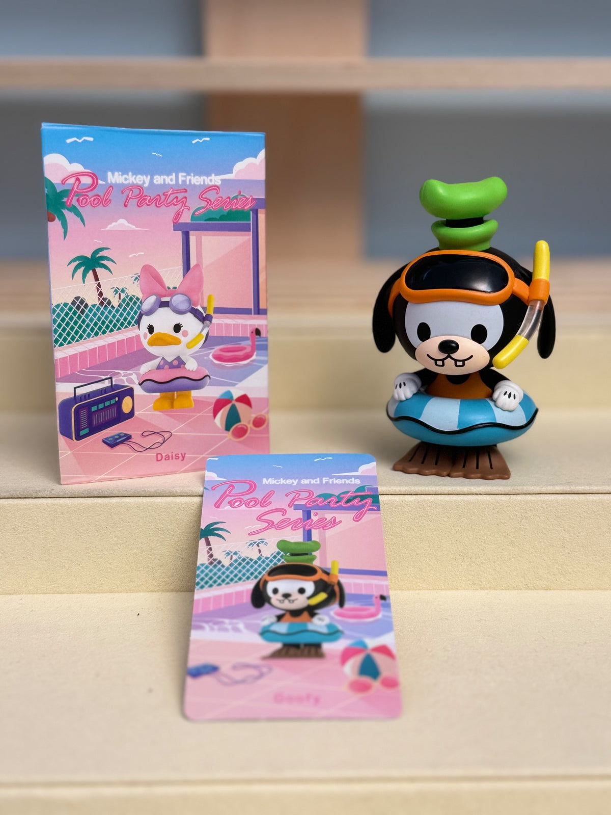 Goofy - Pool Party Series - Mickey and Friends - Pop Mart Disney - 1