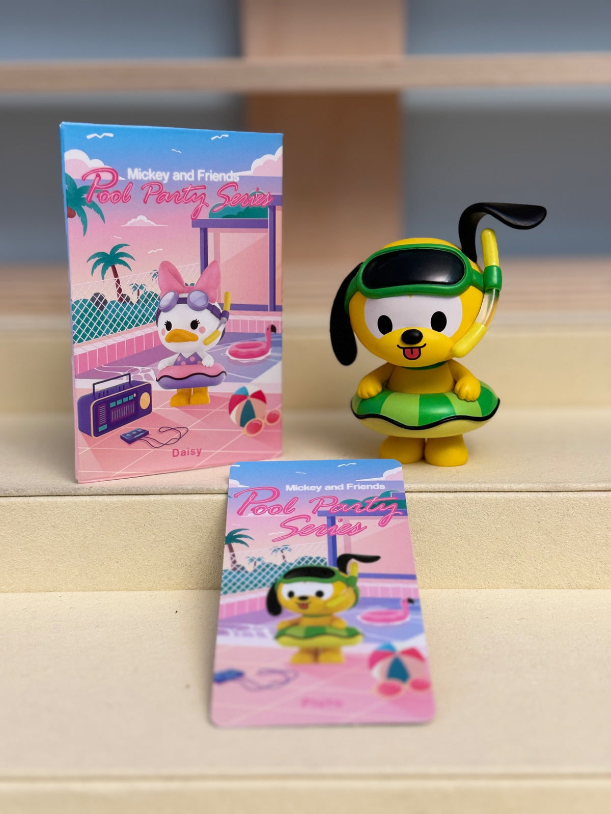 Pluto - Pool Party Series - Mickey and Friends - Pop Mart Disney - 1