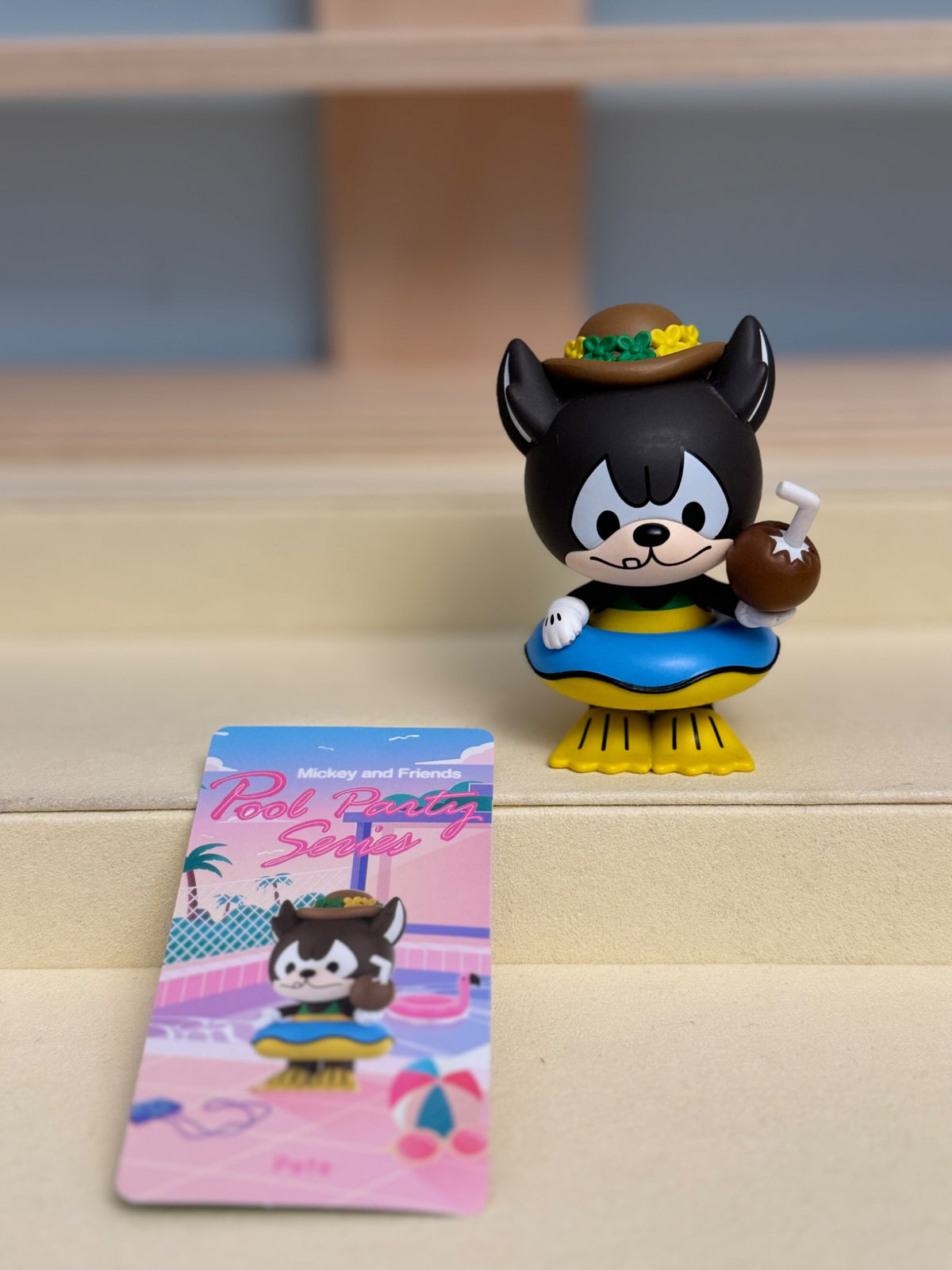 Pete - Pool Party Series - Mickey and Friends - Pop Mart Disney - 1