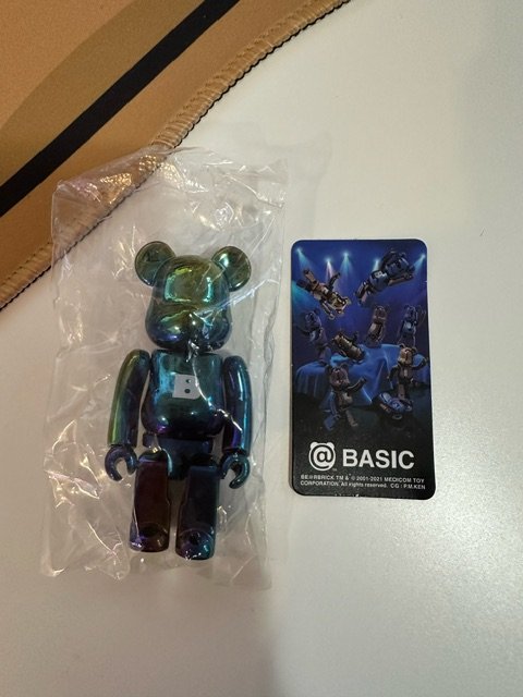 Basic B - Bearbrick Series 43 - 1