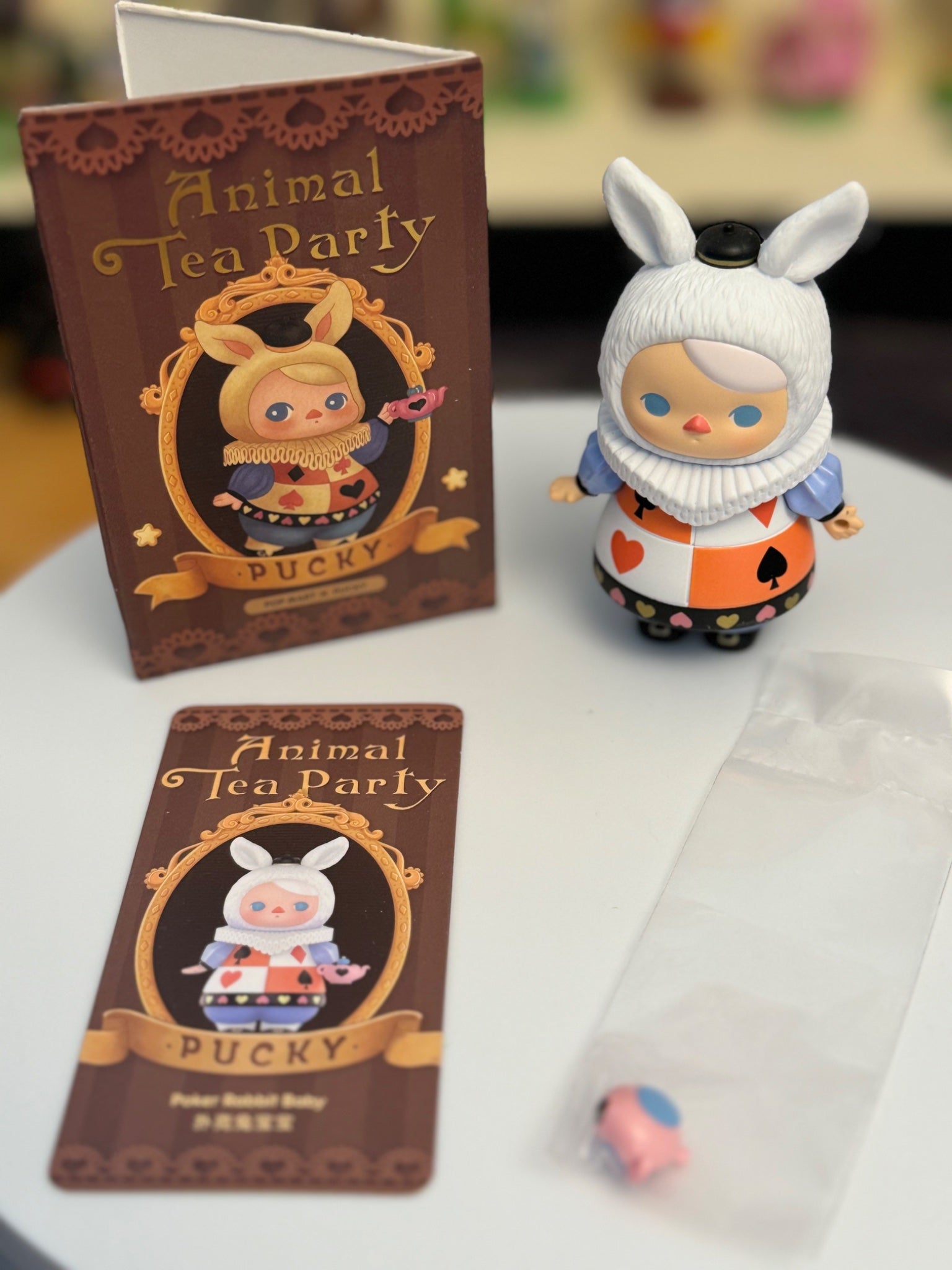 Poker Rabbit Baby - Animal Tea Party - Pucky - Pop Mart - 1