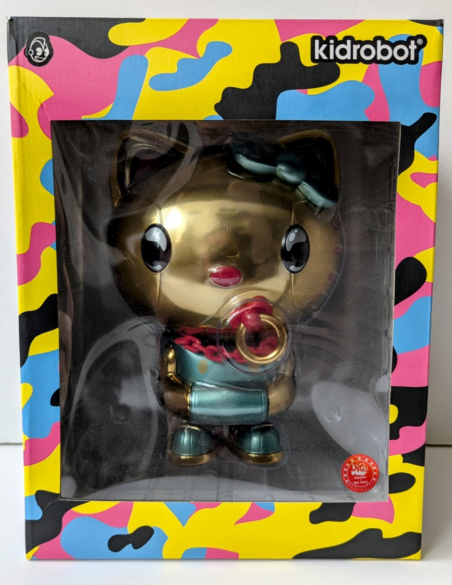 Hello Kitty Art Toy Figure - Chrome Lady Luck Hot Topic Exclusive - Quiccs x Kidrobot - 1