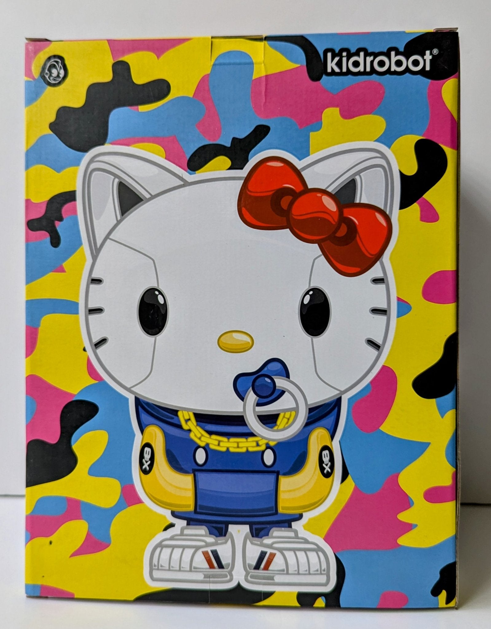 Hello Kitty Art Toy Figure - Chrome Lady Luck Hot Topic Exclusive - Quiccs x Kidrobot - 4