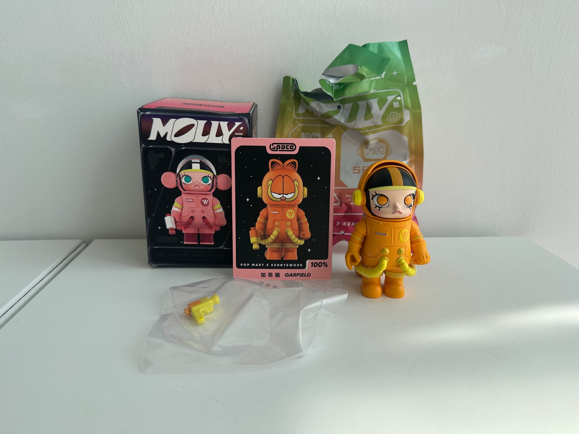 GARFIELD - MEGA SPACE MOLLY 100% Series 3 by POP MART - 4