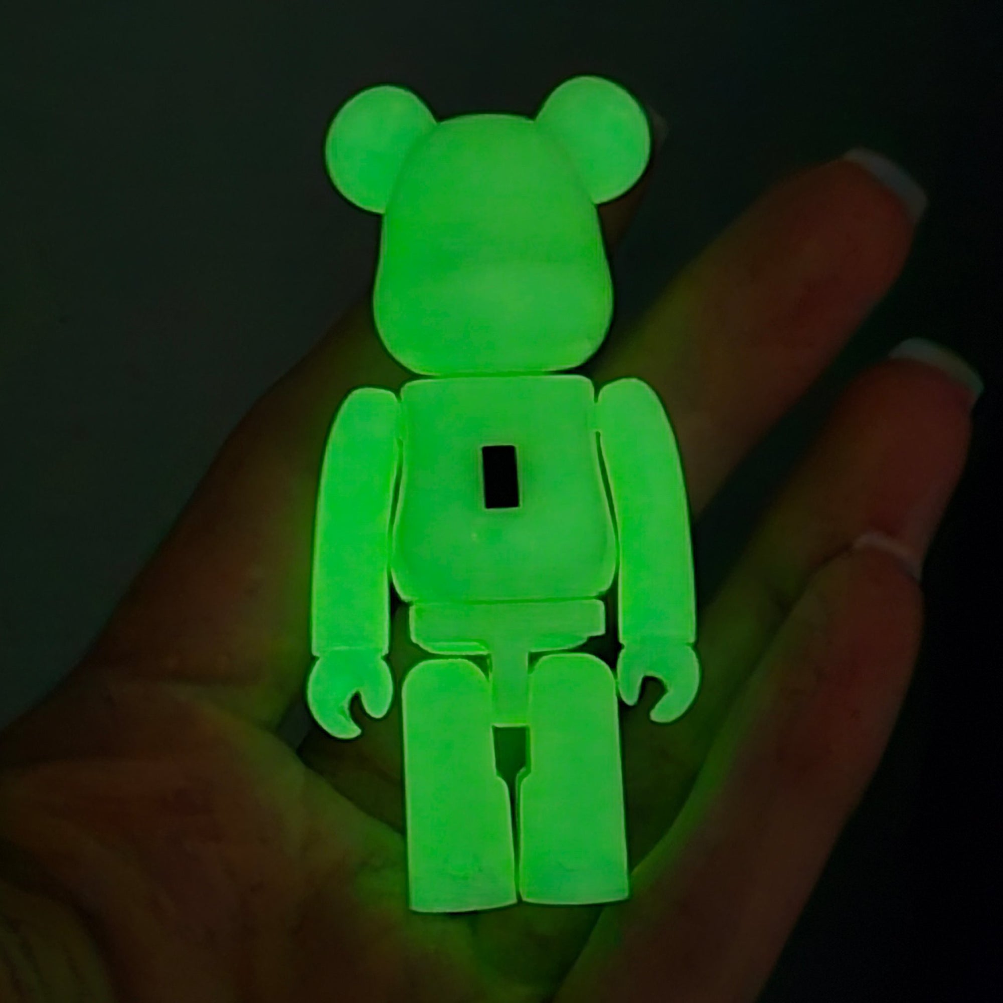 Basic 'I' glow in the dark - Bearbrick Series 44 - Medicom Toy - 2