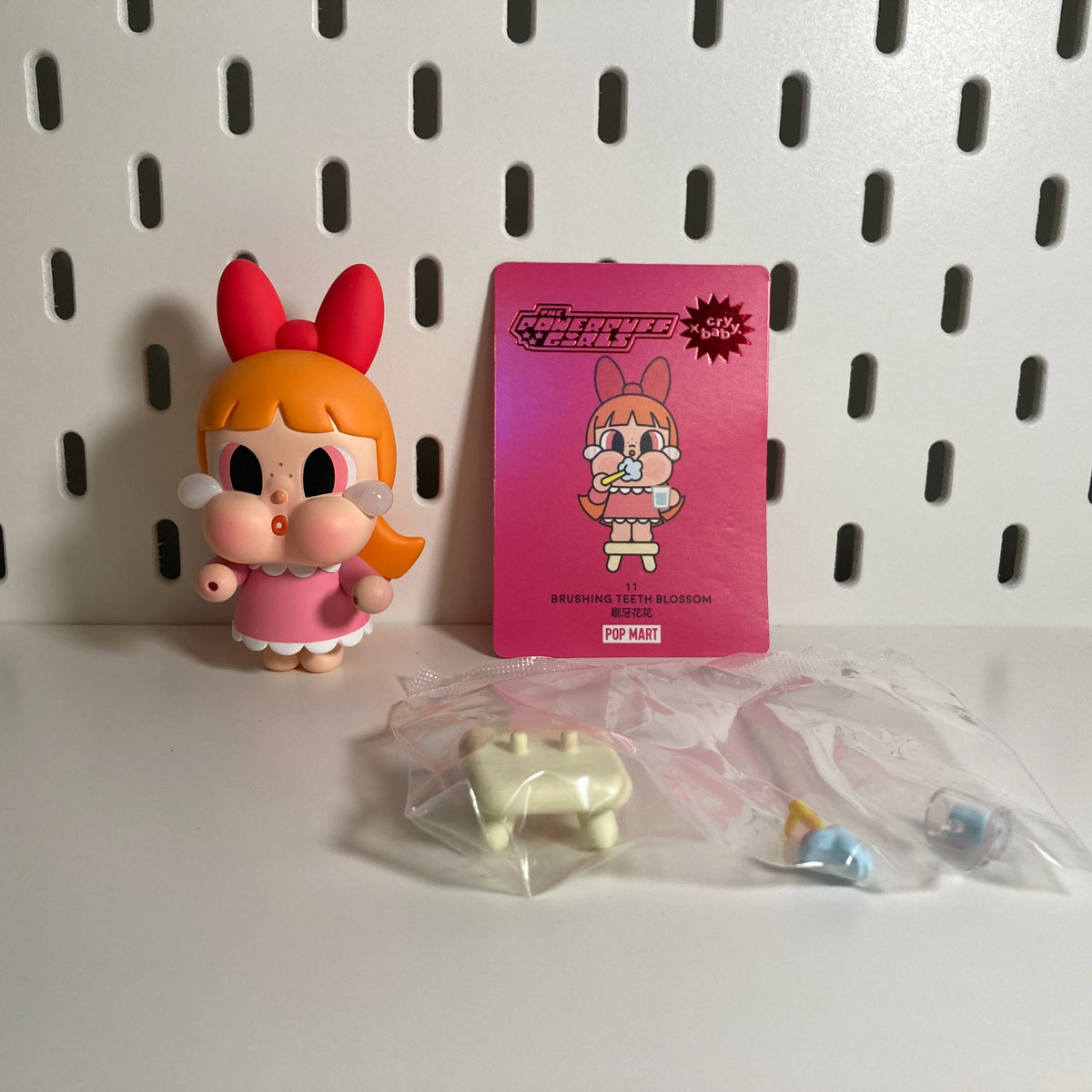 Brushing Teeth Blossom - Crybaby x Powerpuff Girls Series Figures by POP MART - 1