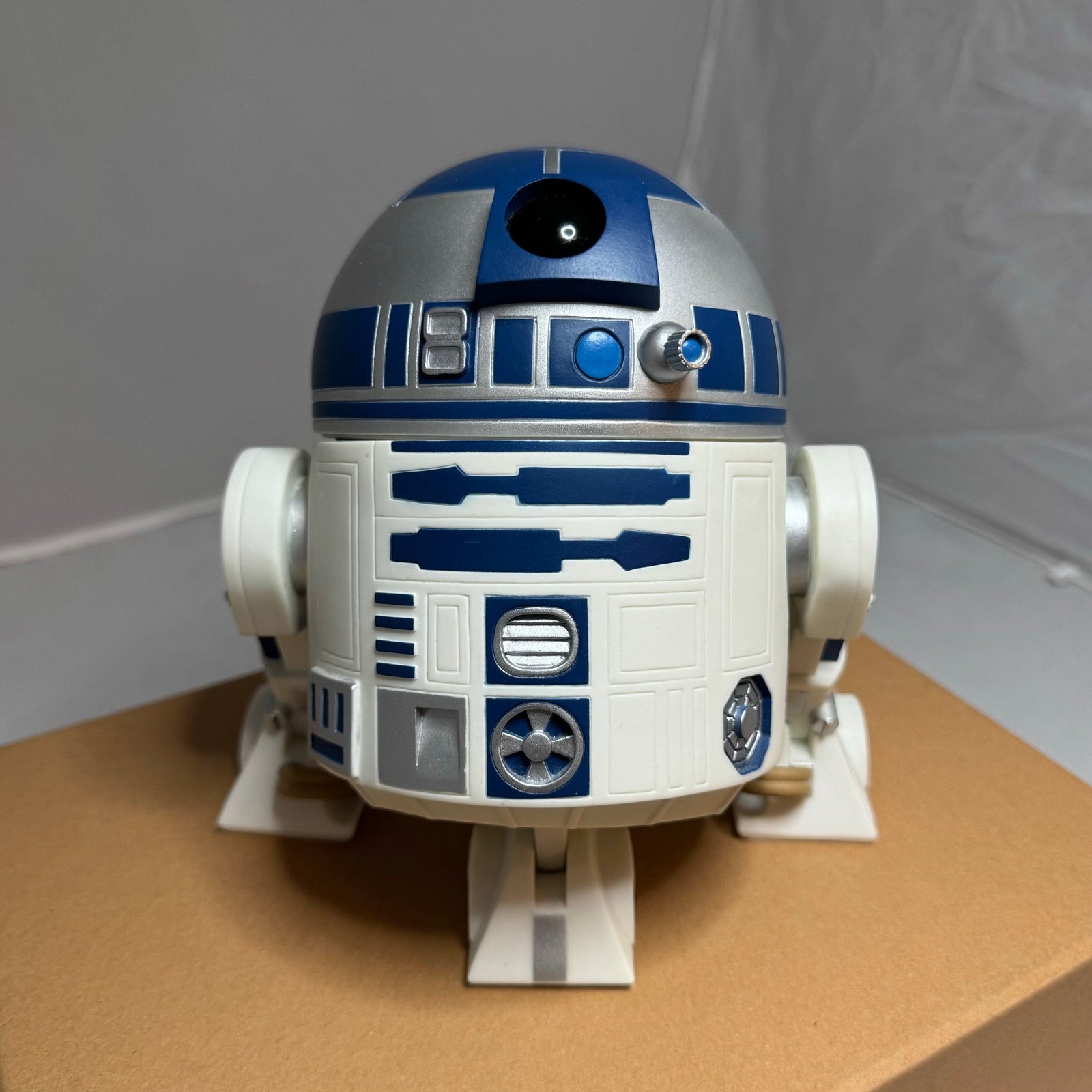  BAPE x Medicom x Star Wars R2-D2 Figure - 1