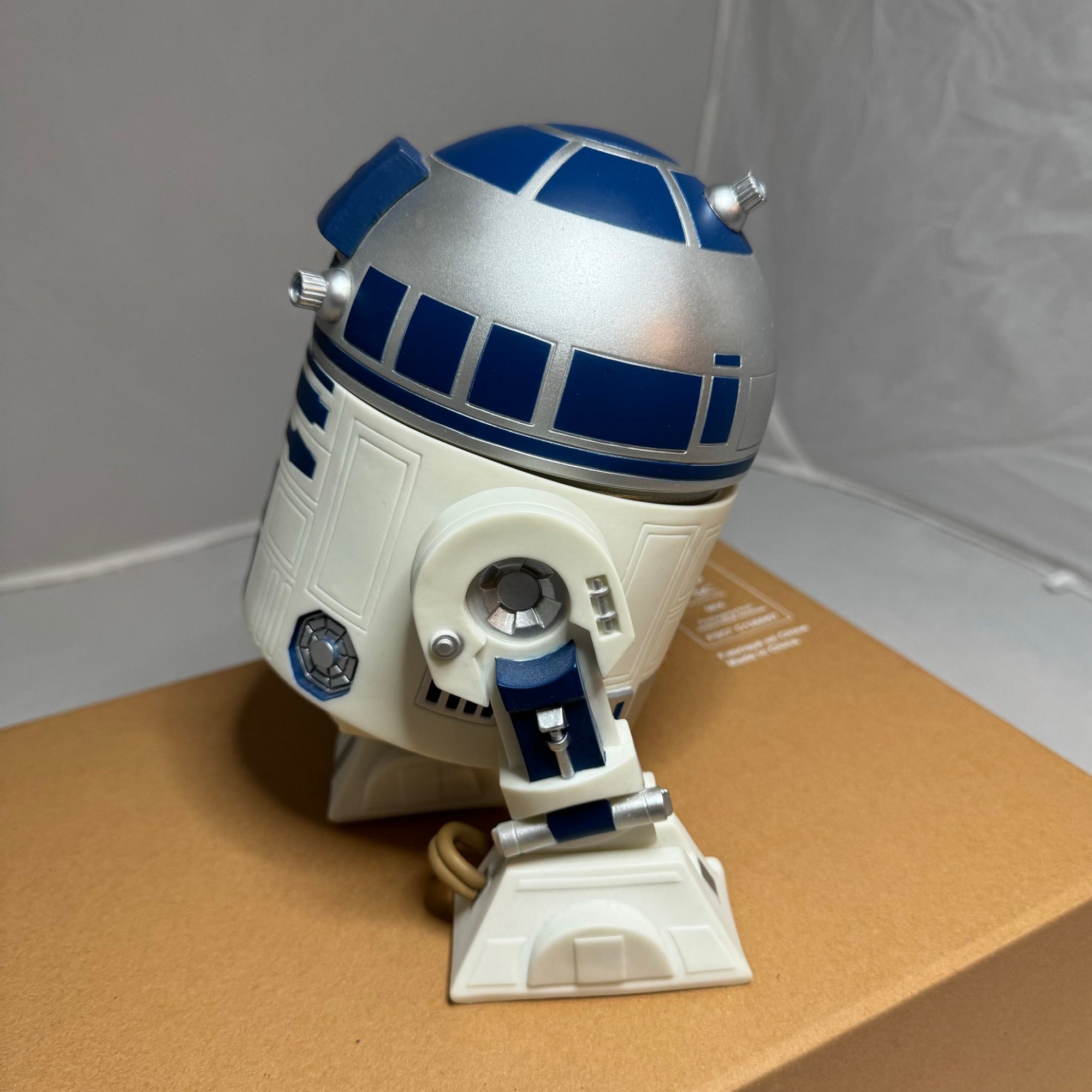  BAPE x Medicom x Star Wars R2-D2 Figure - 1