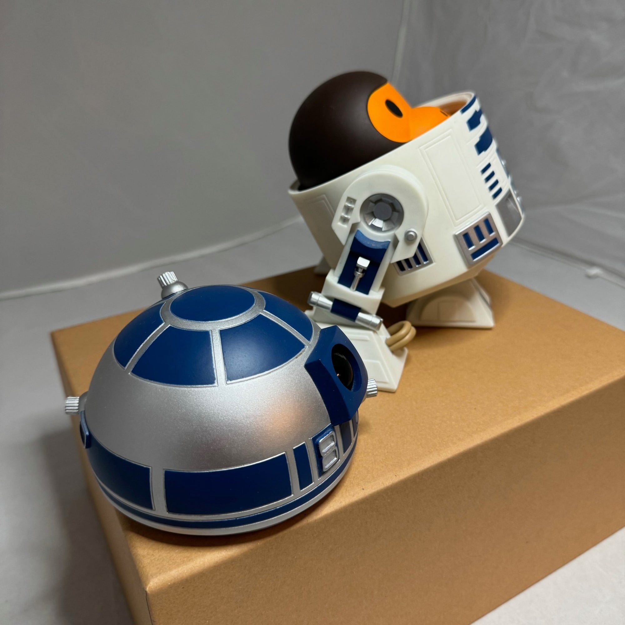  BAPE x Medicom x Star Wars R2-D2 Figure - 8