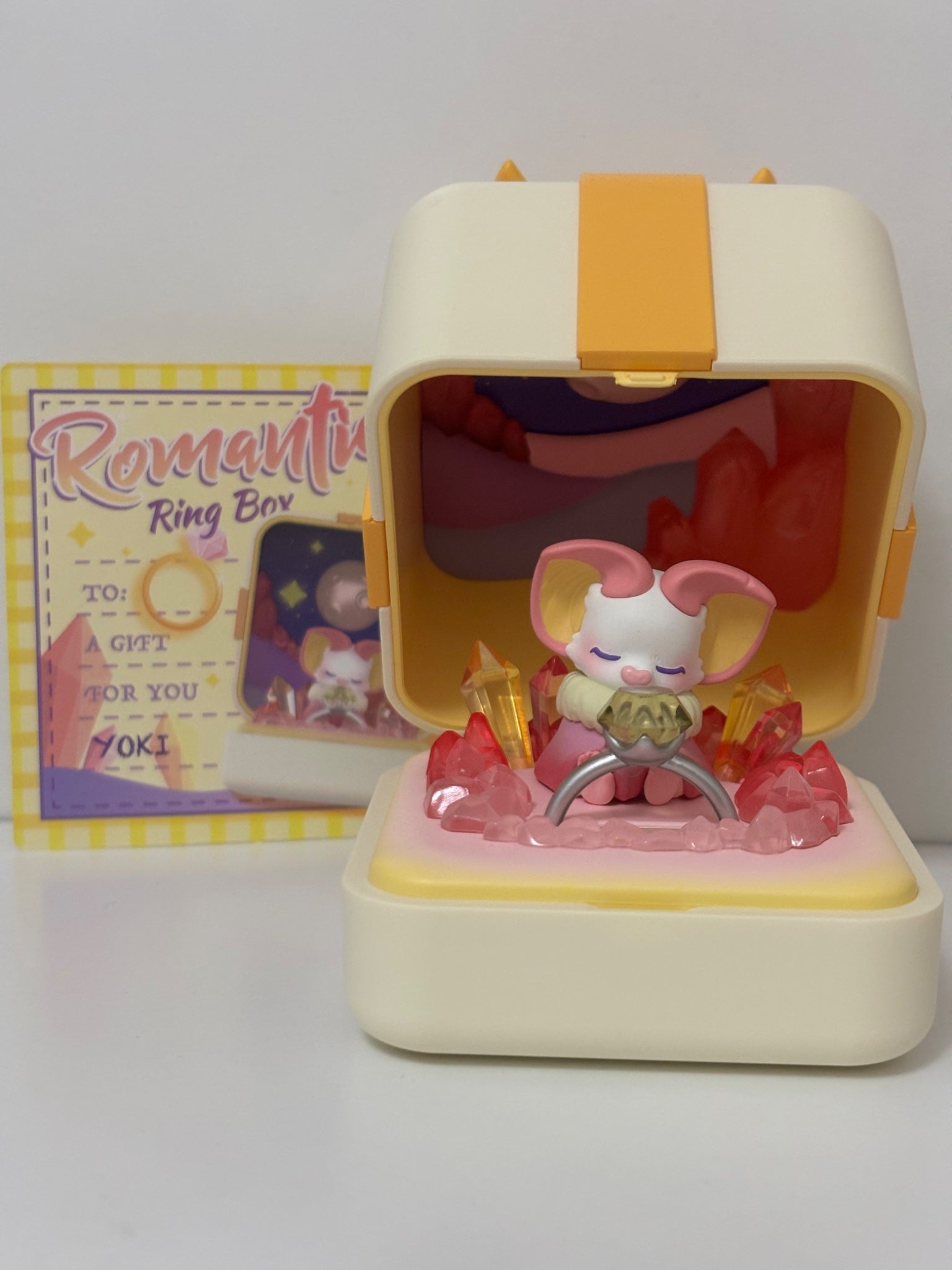 Popmart Romantic Ring Box Series 1 - Yoki - 1