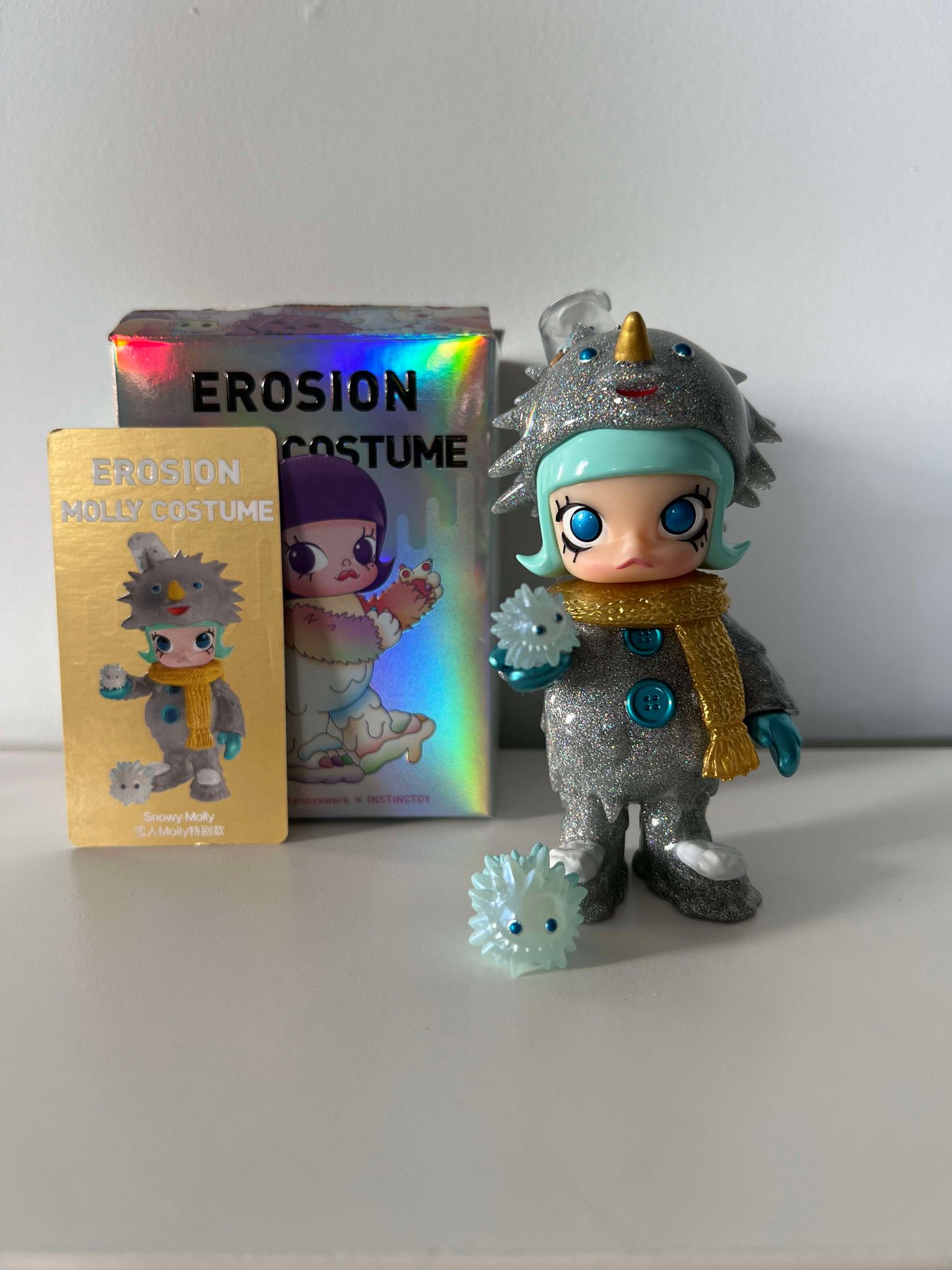 Snowy Molly *Variant* - Erosion Molly Costume Series by Molly x Instinctoy x POP MART - 1