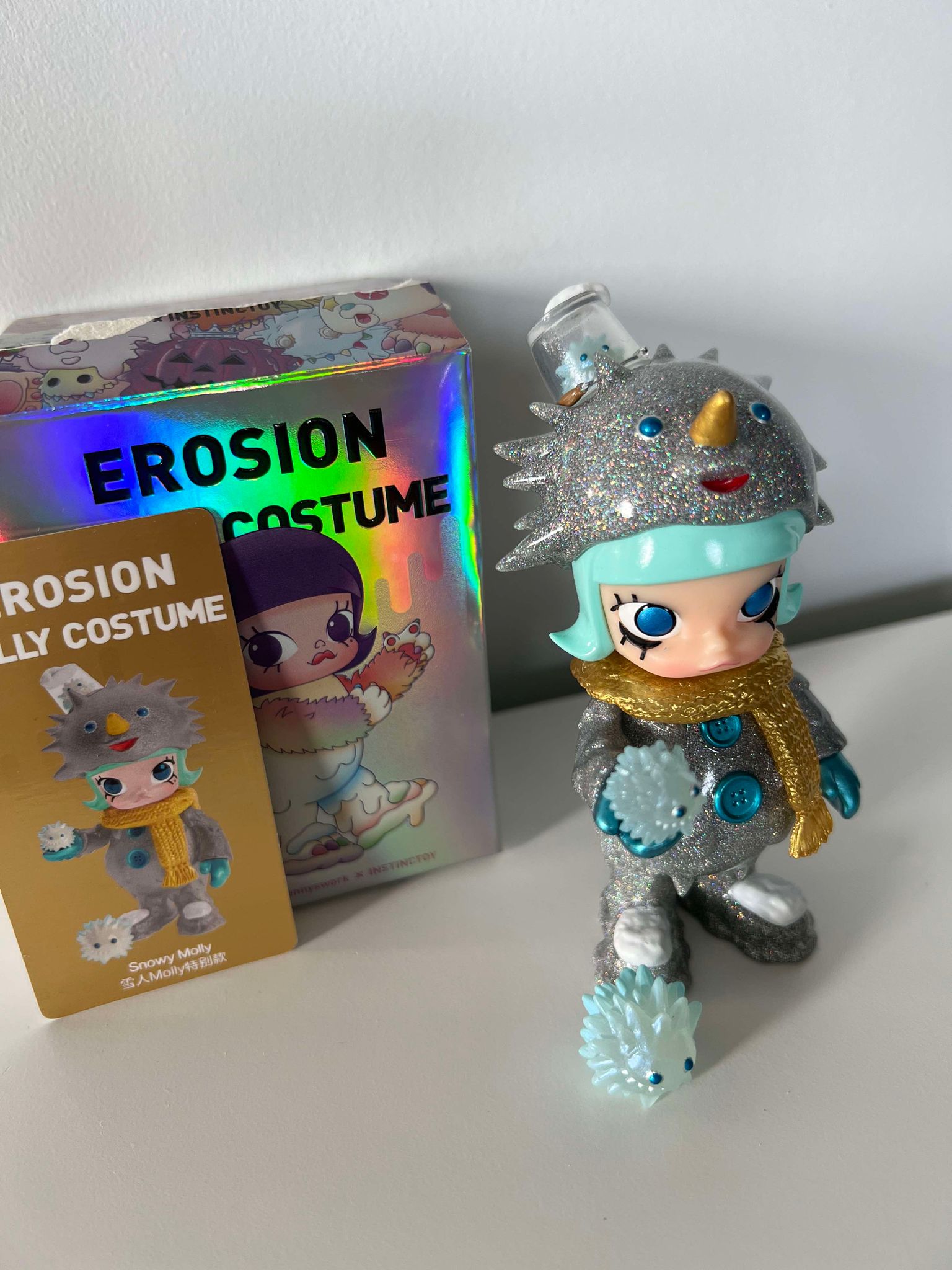 Snowy Molly *Variant* - Erosion Molly Costume Series by Molly x Instinctoy x POP MART - 1