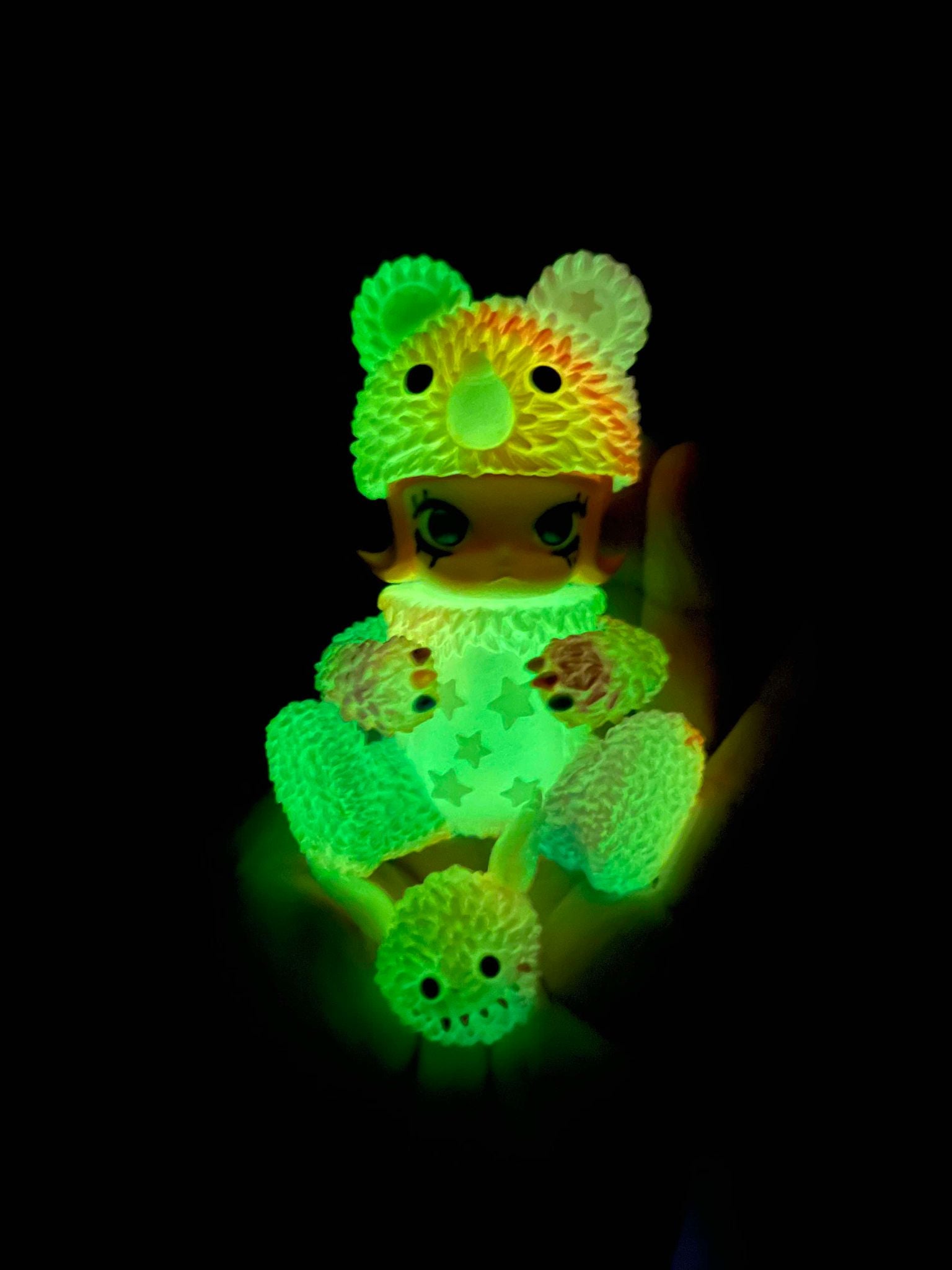 Muckey Molly (GLOW IN THE DARK) | *Variant* - Erosion Molly Costume Series by Molly x Instinctoy x POP MART - 1