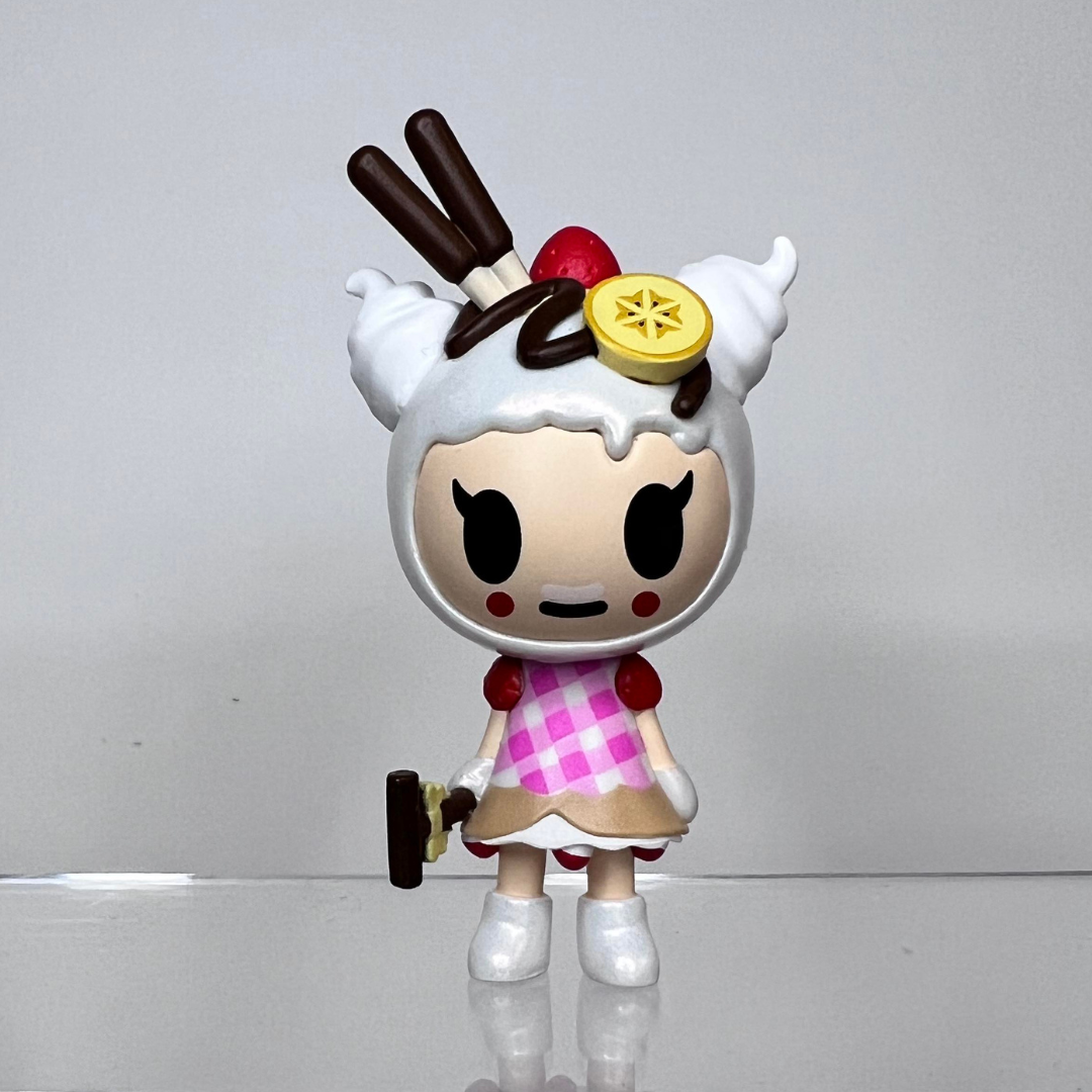 Sweet Tooth || Donutella and Her Sweet Friends Series 4 by Tokidoki - 1