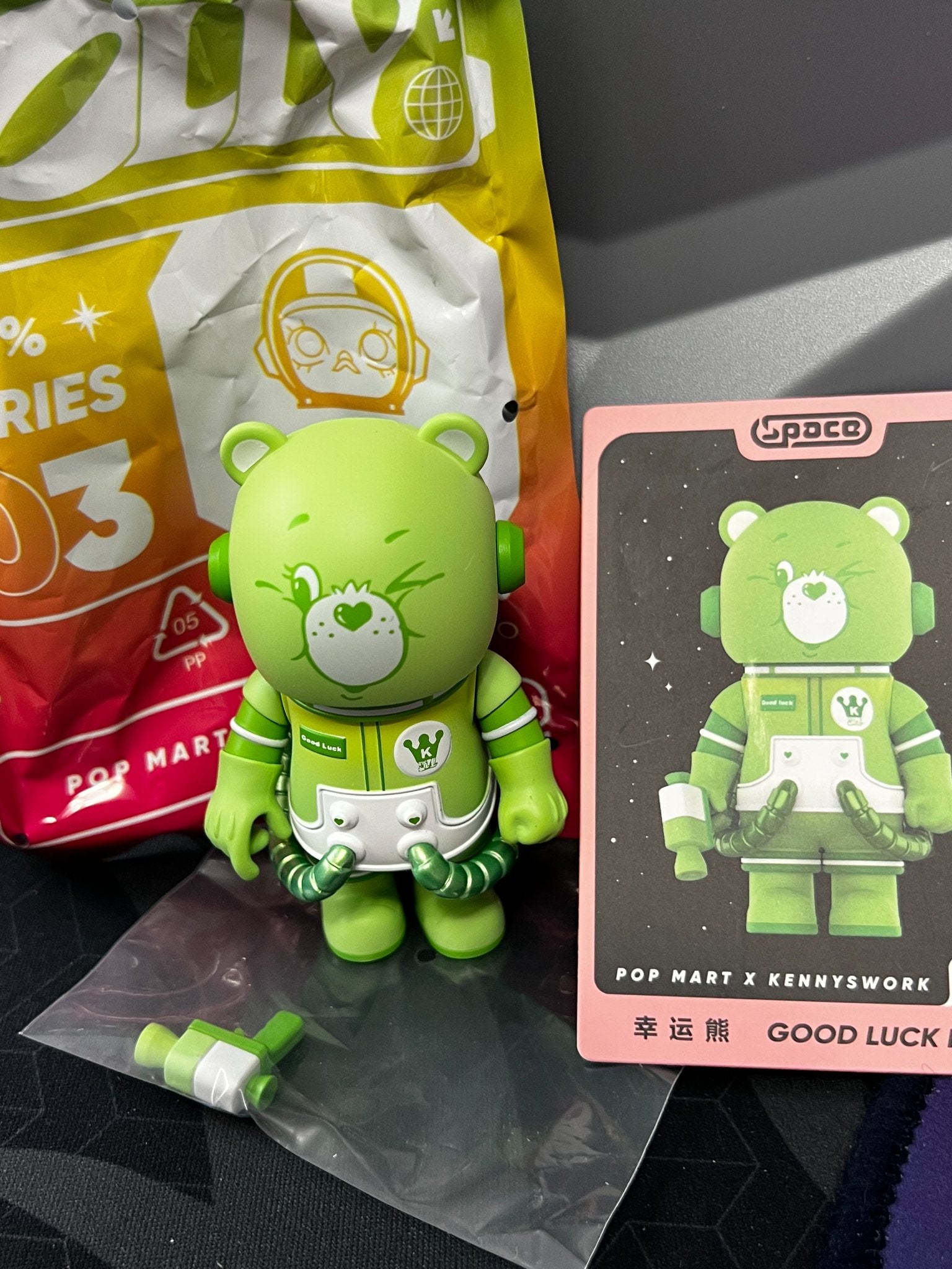 Good Luck Bear - Space Molly Series 3 - Pop Mart - 1